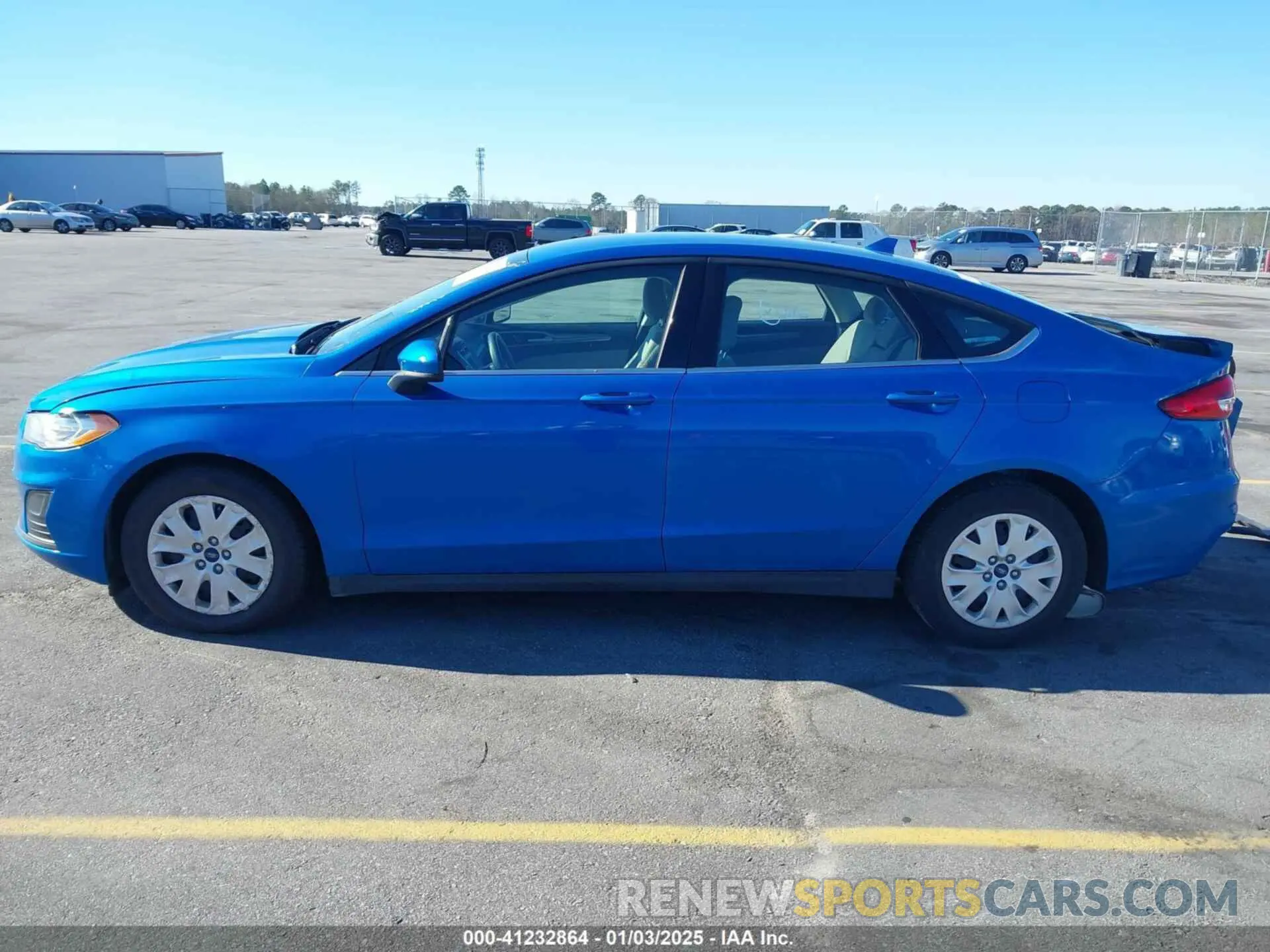 15 Photograph of a damaged car 3FA6P0G74LR201161 FORD FUSION 2020