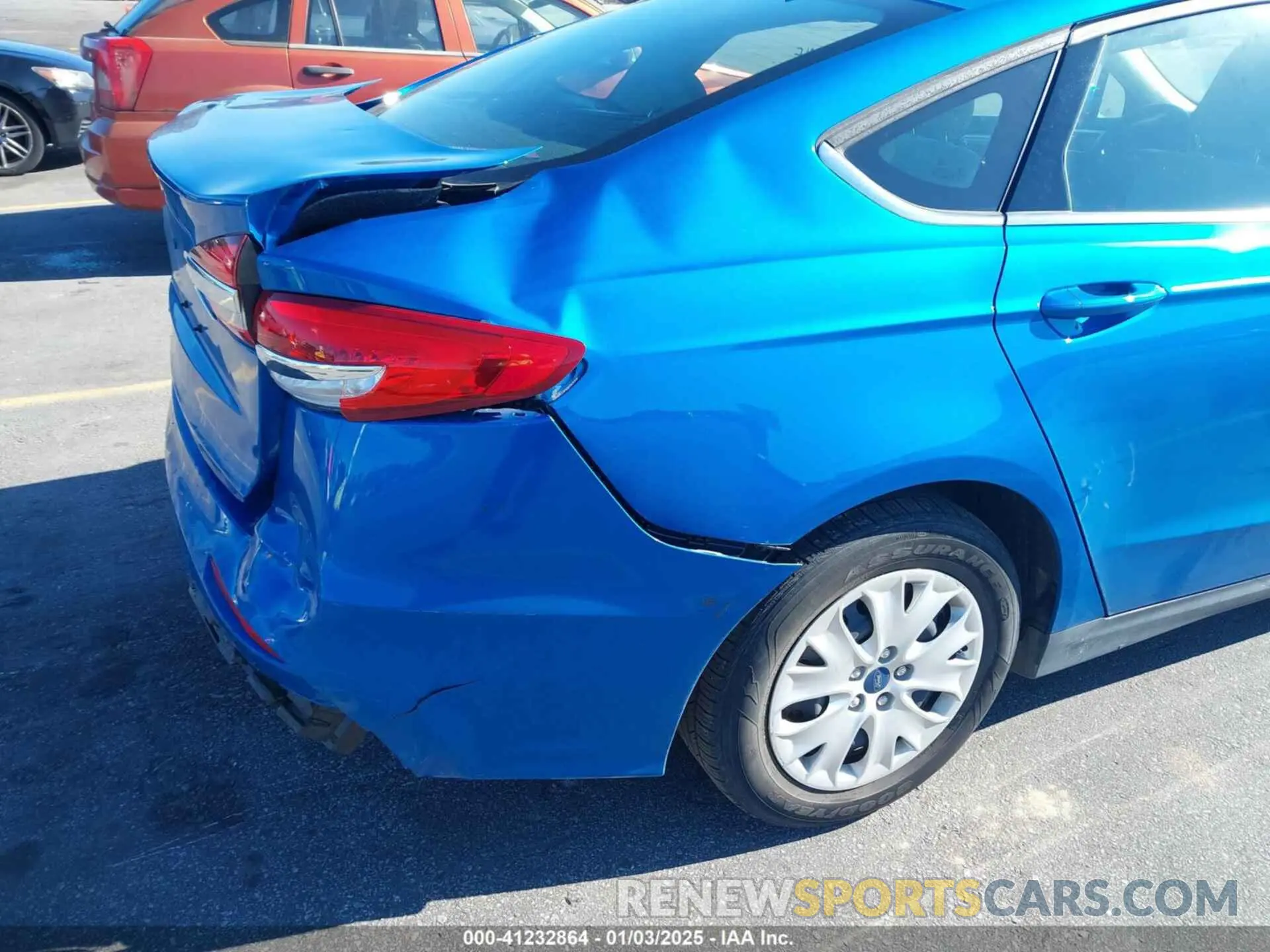 18 Photograph of a damaged car 3FA6P0G74LR201161 FORD FUSION 2020