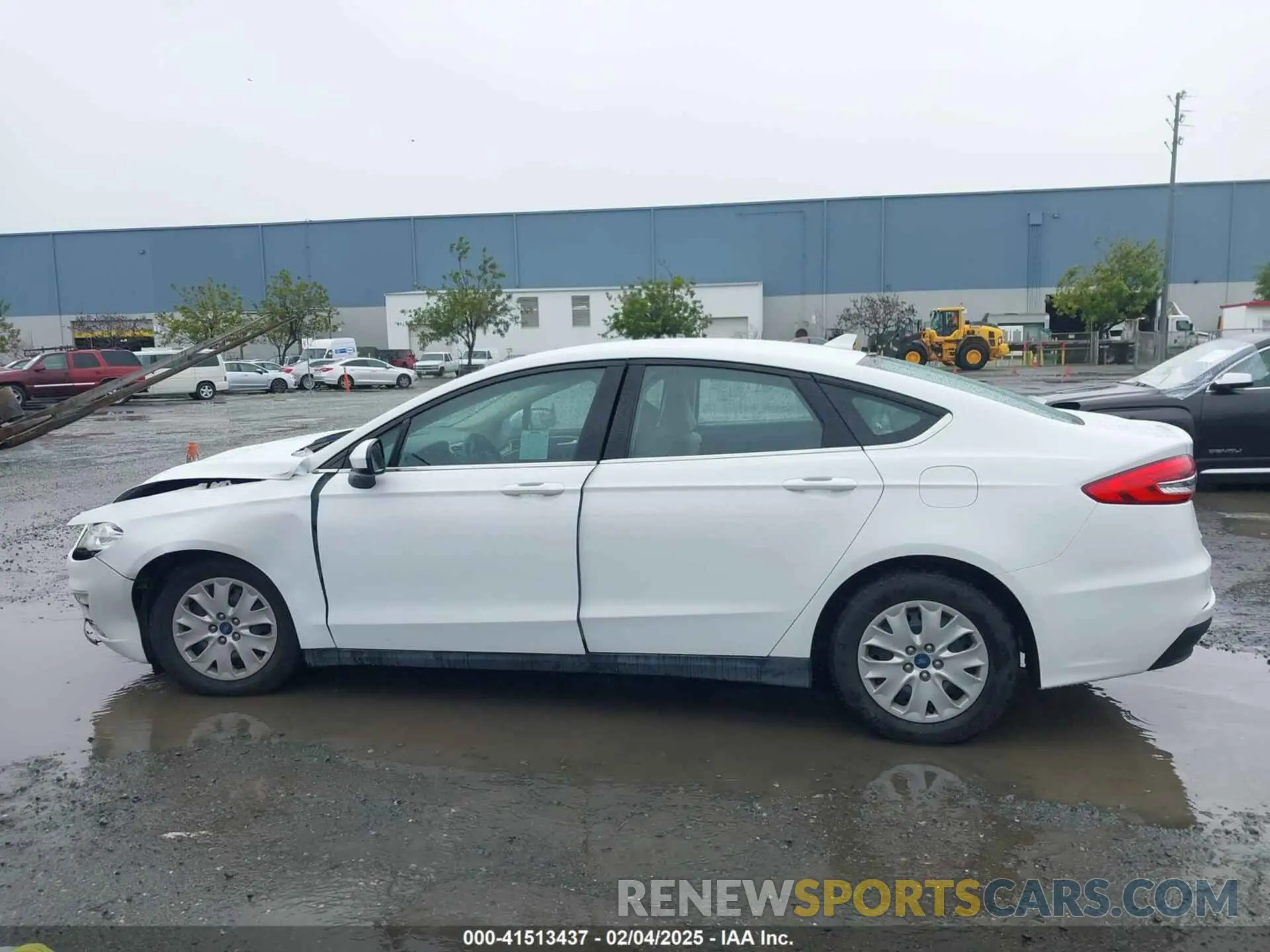 13 Photograph of a damaged car 3FA6P0G75LR153413 FORD FUSION 2020
