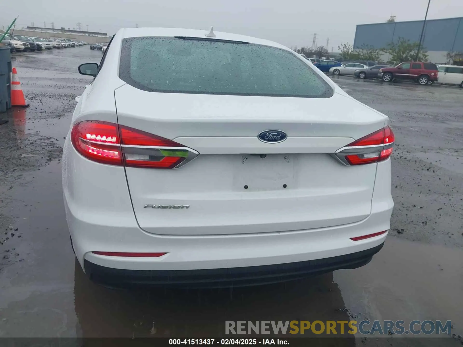 15 Photograph of a damaged car 3FA6P0G75LR153413 FORD FUSION 2020