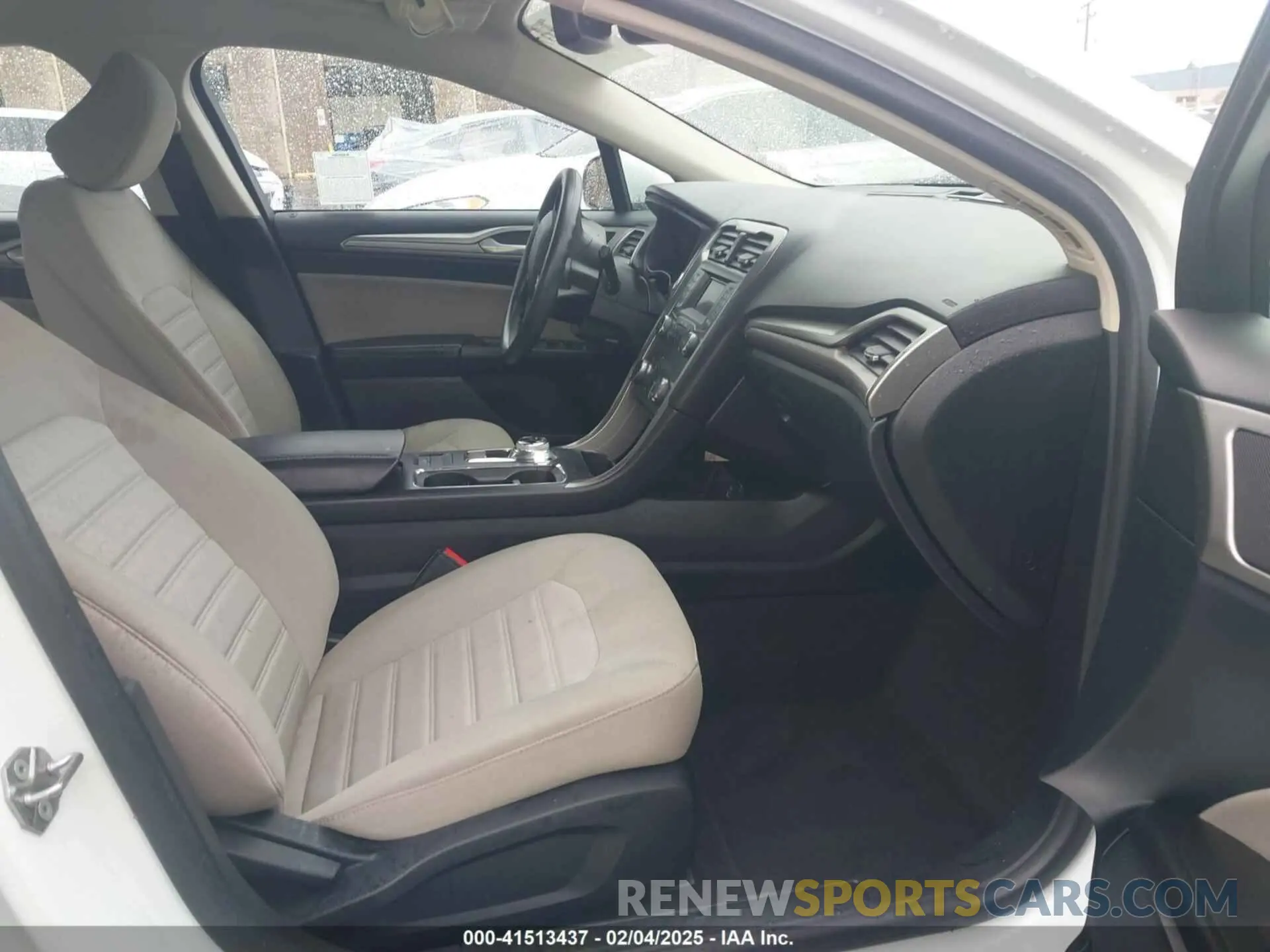 5 Photograph of a damaged car 3FA6P0G75LR153413 FORD FUSION 2020