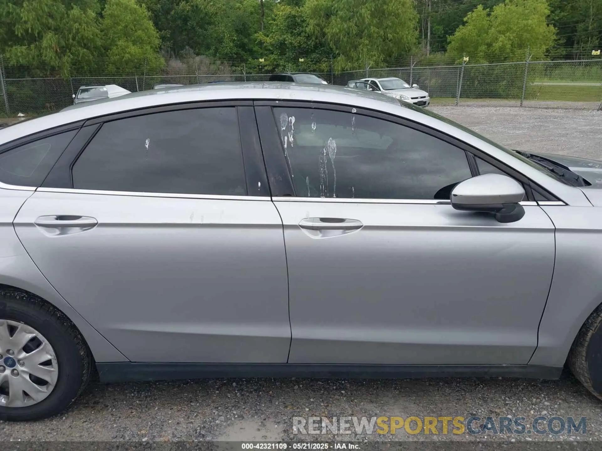 13 Фотография поврежденного автомобиля 3FA6P0G75LR160944 FORD FUSION 2020