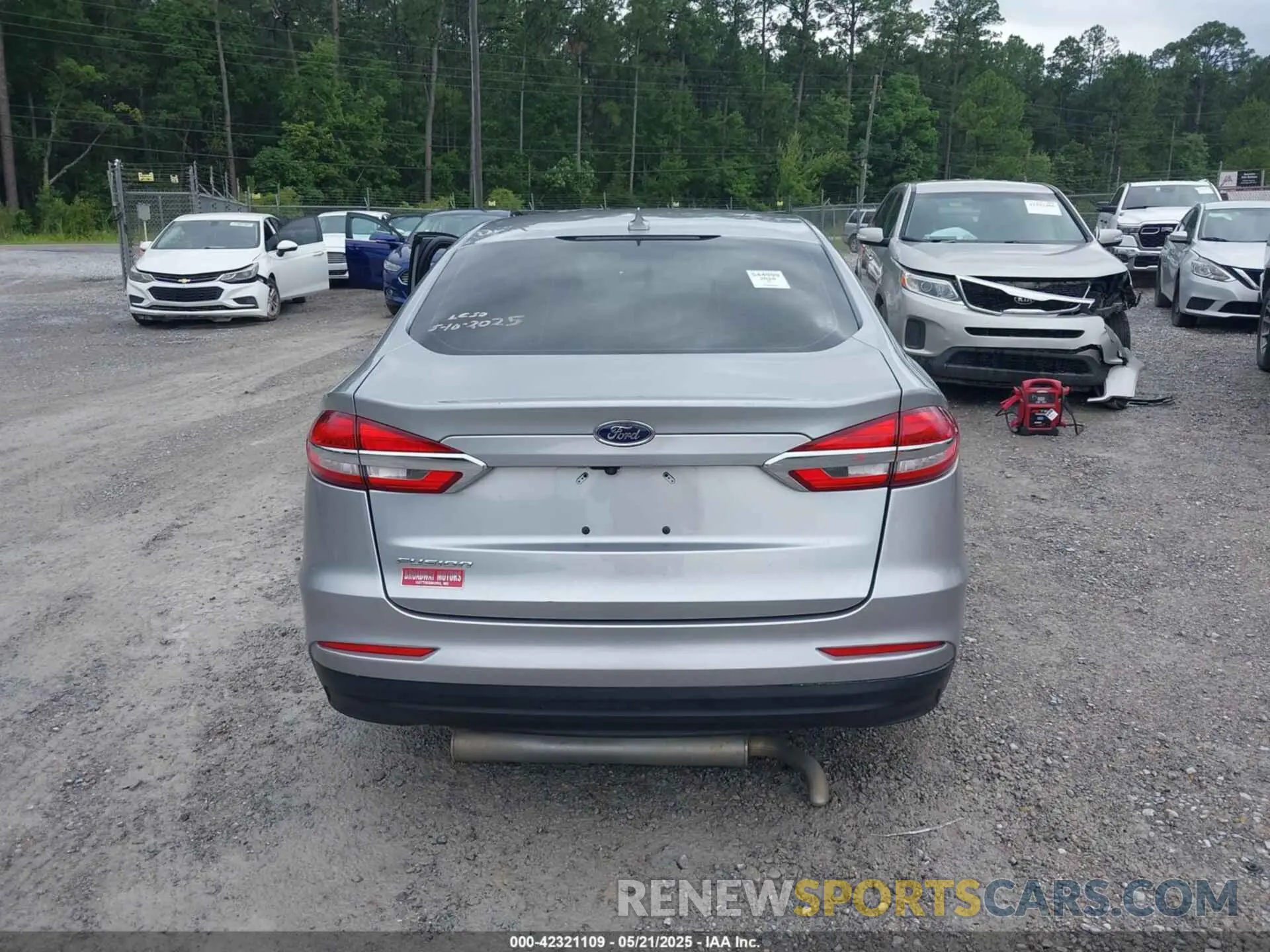 16 Фотография поврежденного автомобиля 3FA6P0G75LR160944 FORD FUSION 2020