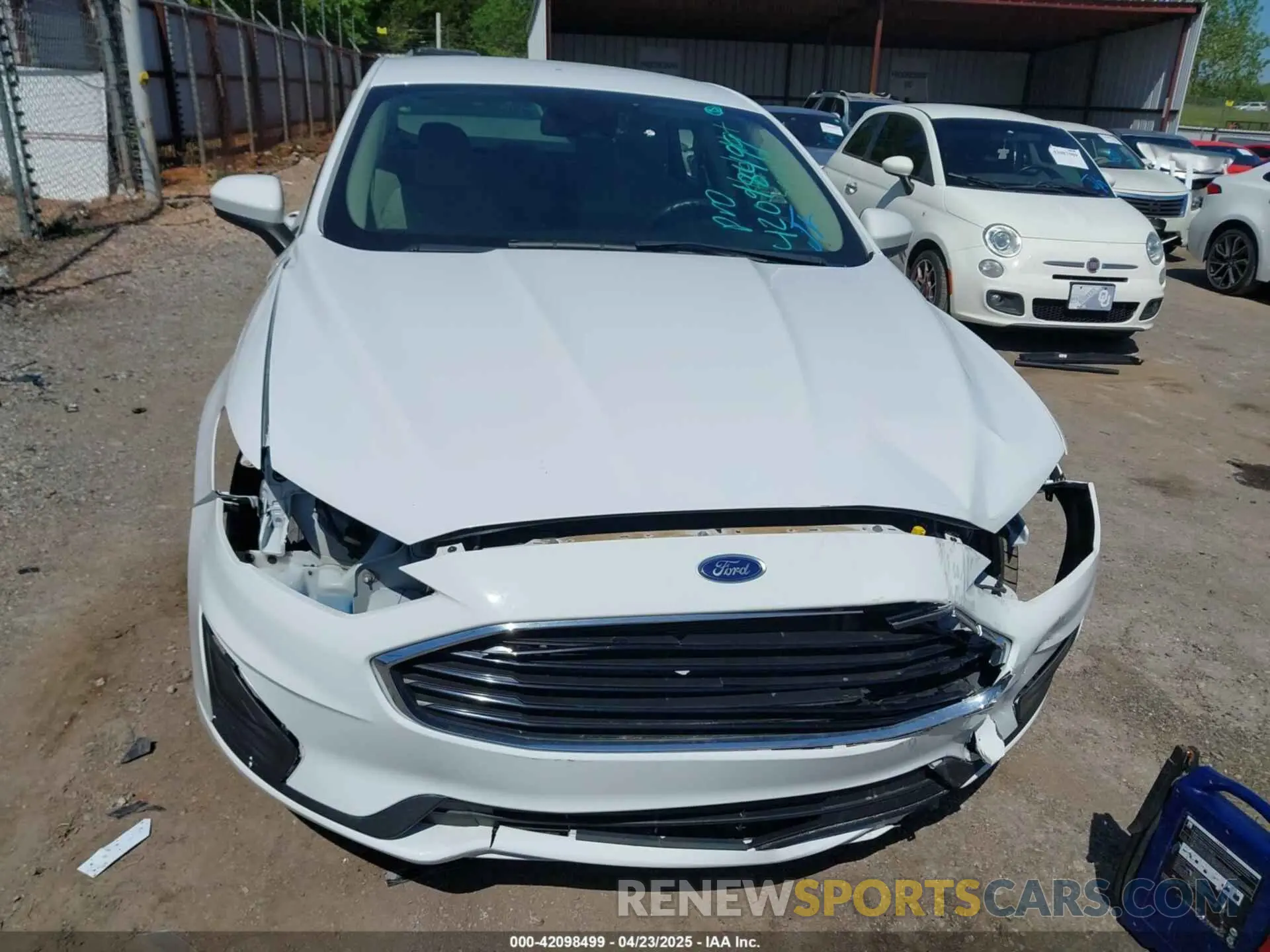 13 Фотография поврежденного автомобиля 3FA6P0G75LR207521 FORD FUSION 2020