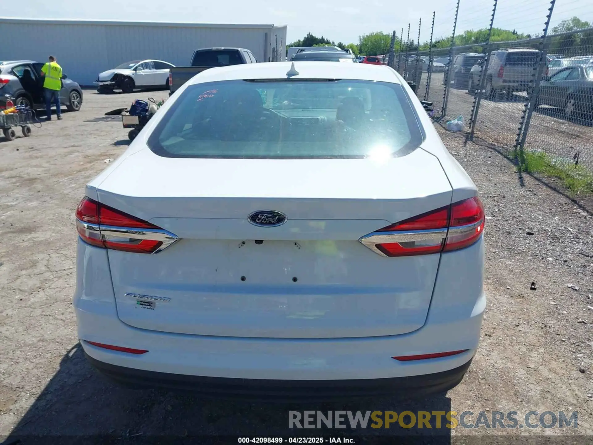 17 Фотография поврежденного автомобиля 3FA6P0G75LR207521 FORD FUSION 2020