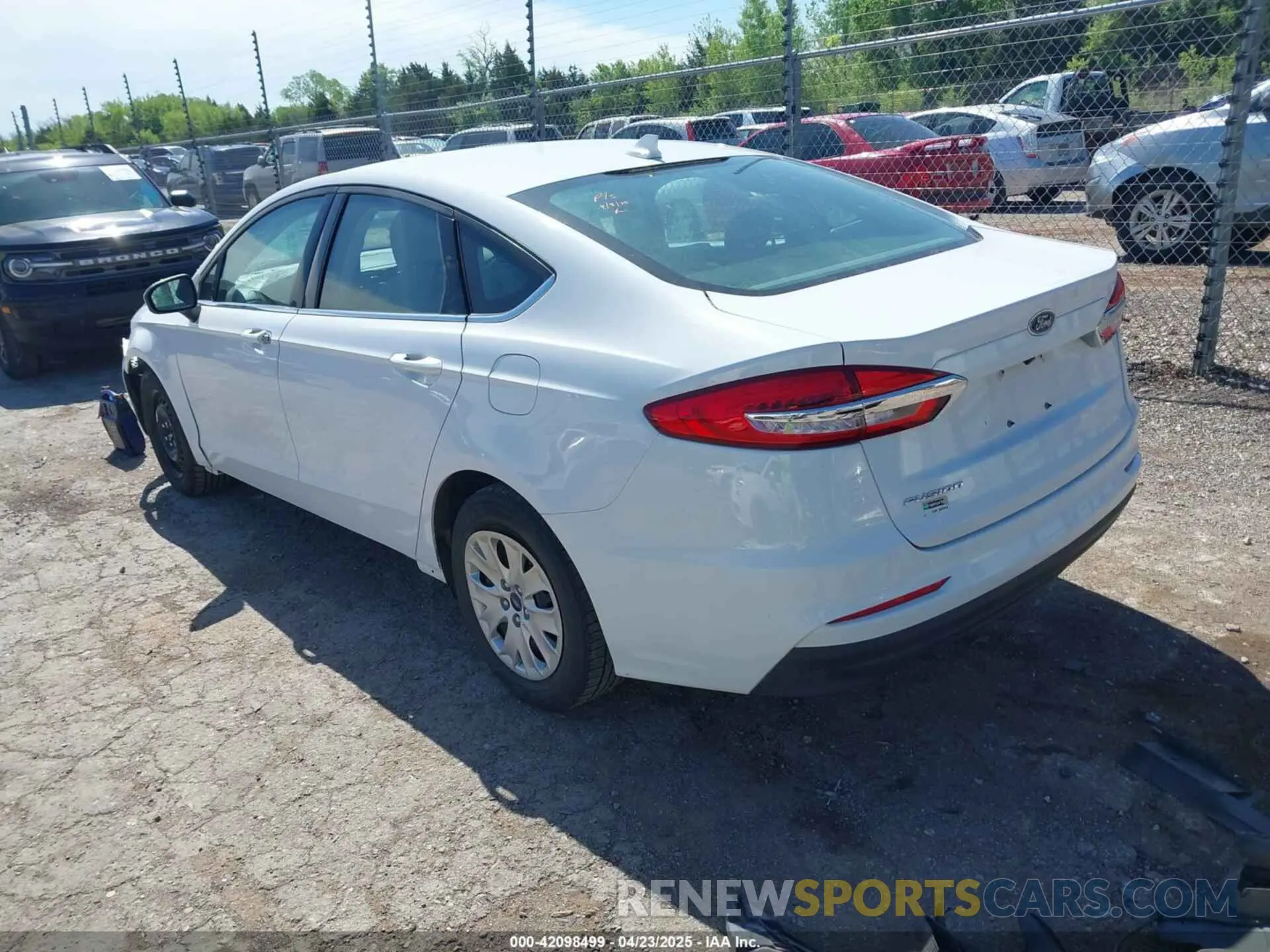 3 Фотография поврежденного автомобиля 3FA6P0G75LR207521 FORD FUSION 2020