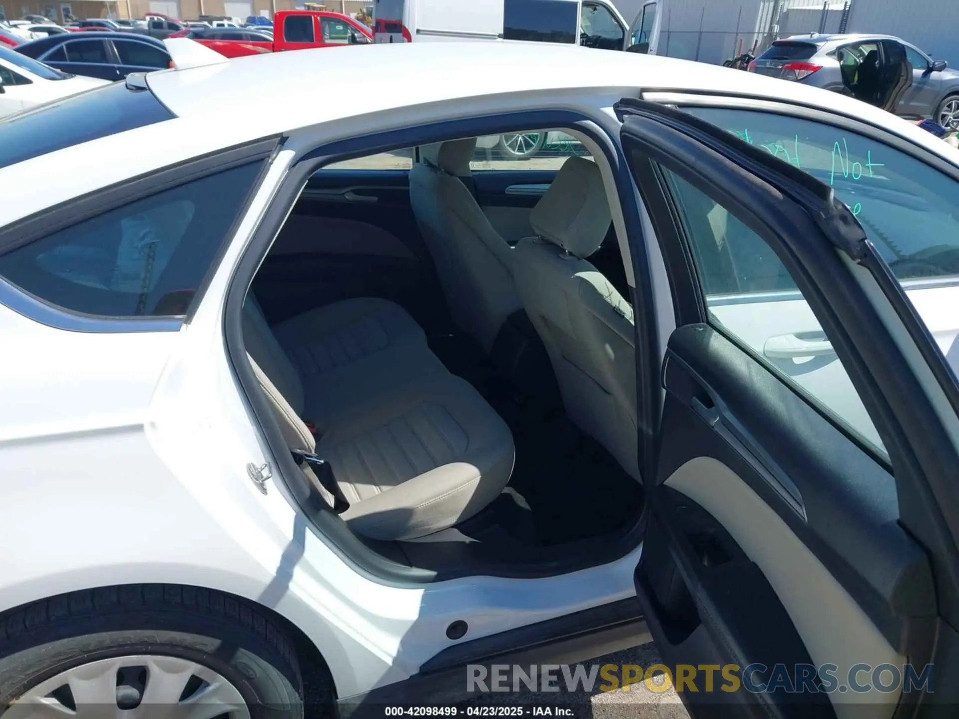 8 Фотография поврежденного автомобиля 3FA6P0G75LR207521 FORD FUSION 2020