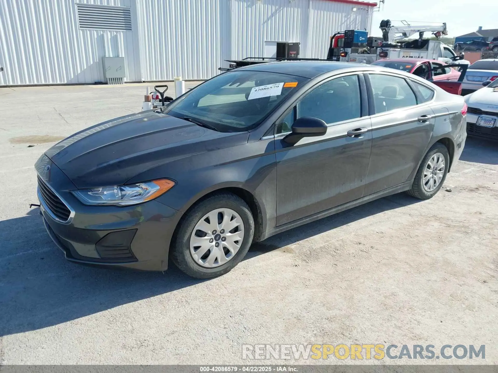 2 Photograph of a damaged car 3FA6P0G76LR122462 FORD FUSION 2020