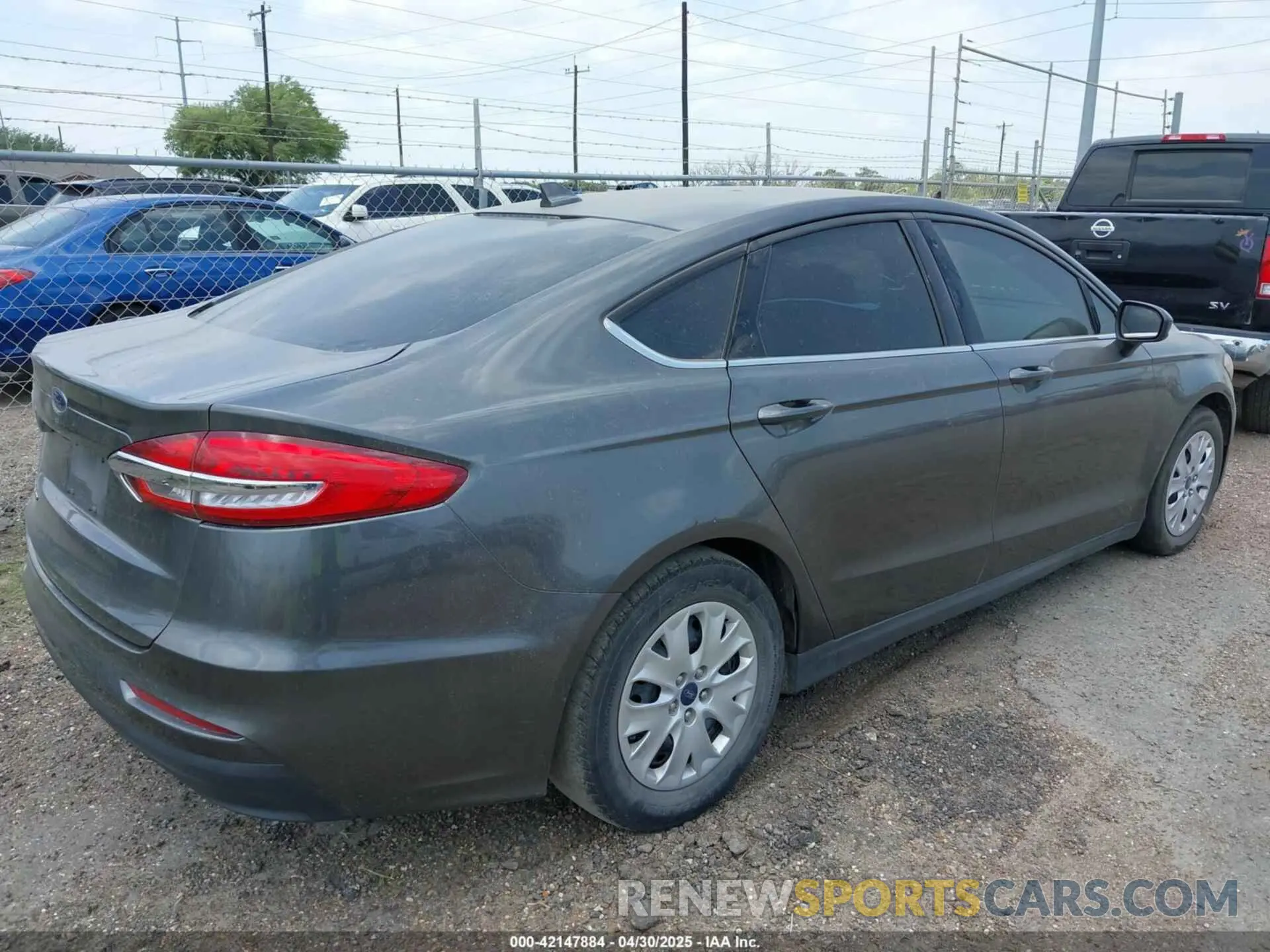 4 Фотография поврежденного автомобиля 3FA6P0G76LR228460 FORD FUSION 2020