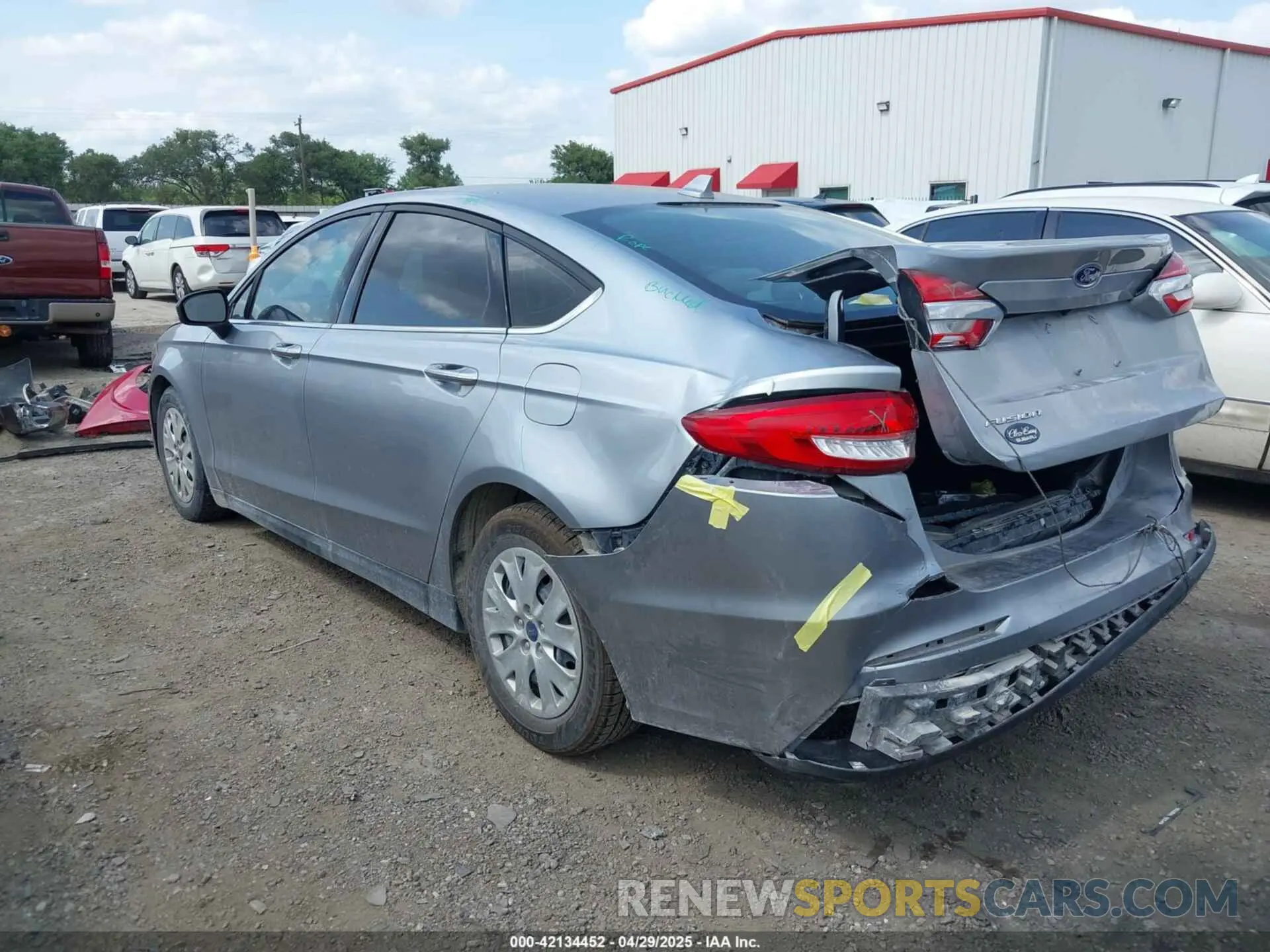3 Photograph of a damaged car 3FA6P0G77LR228712 FORD FUSION 2020