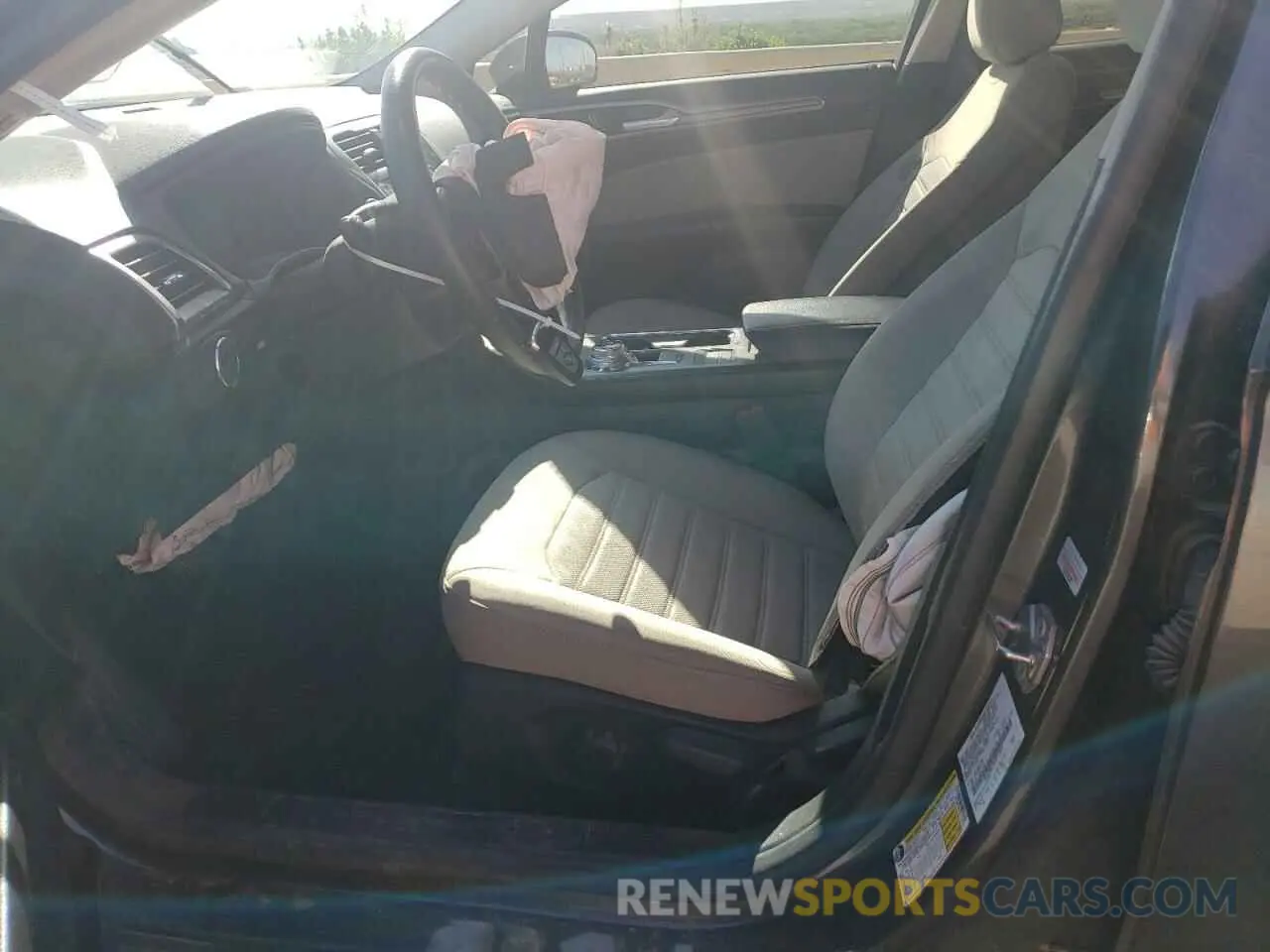 7 Photograph of a damaged car 3FA6P0G78LR112273 FORD FUSION 2020