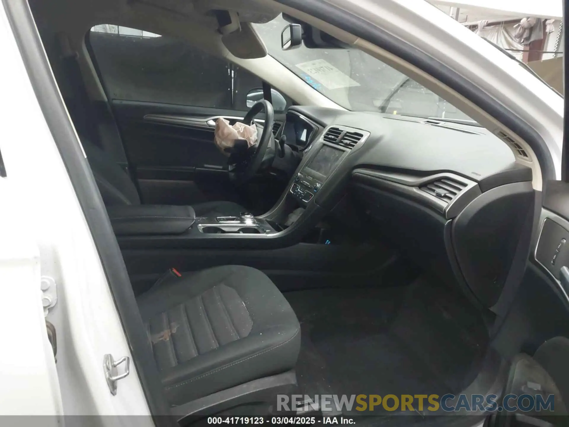 5 Фотография поврежденного автомобиля 3FA6P0H70LR155777 FORD FUSION 2020