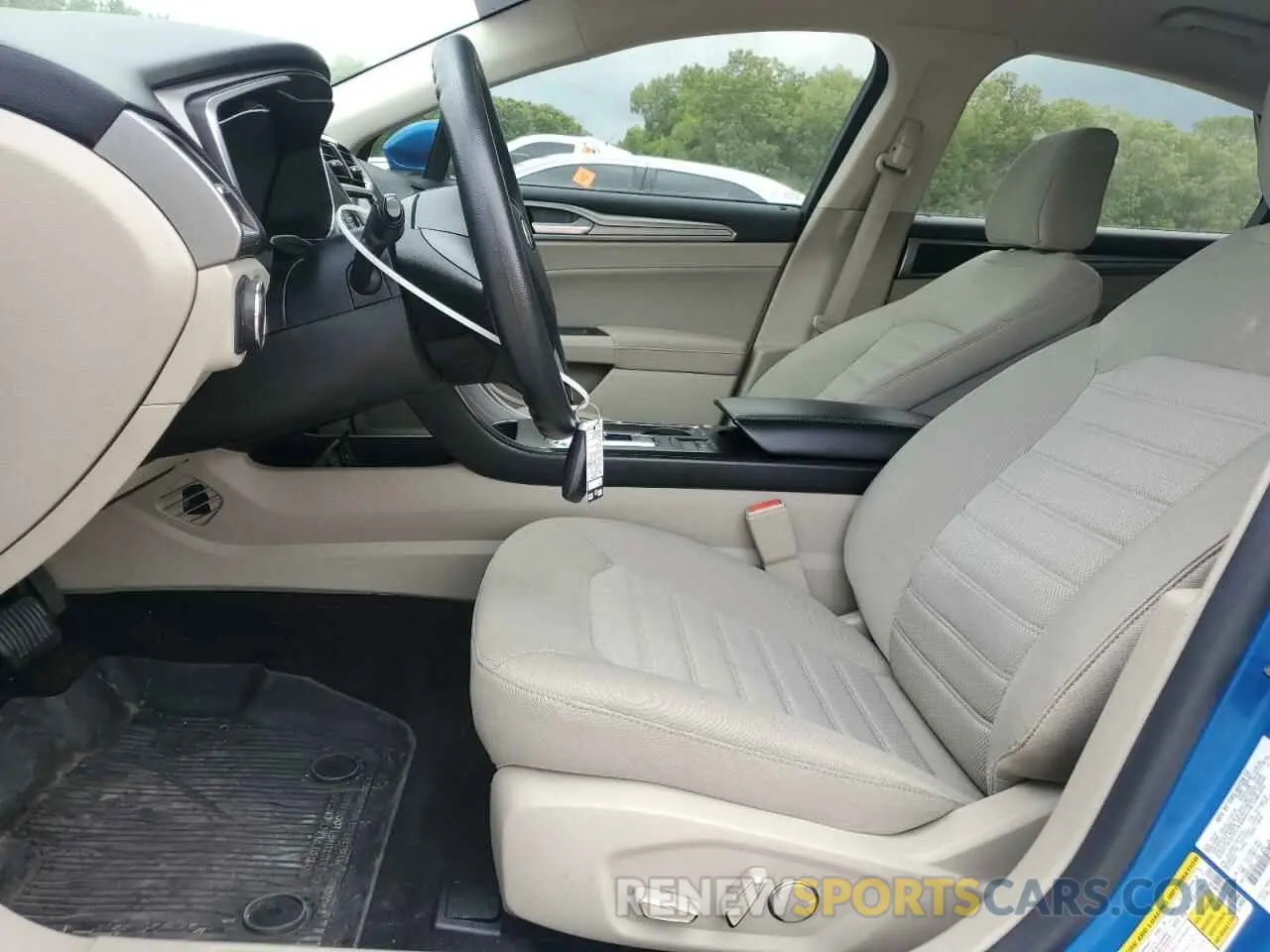7 Photograph of a damaged car 3FA6P0H72LR194421 FORD FUSION 2020