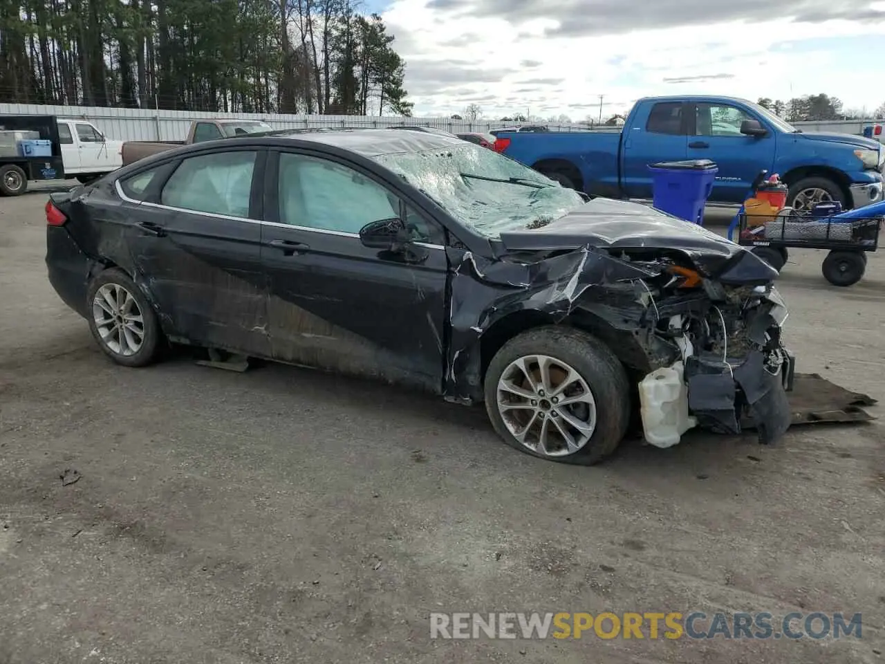 4 Photograph of a damaged car 3FA6P0H73LR176414 FORD FUSION 2020