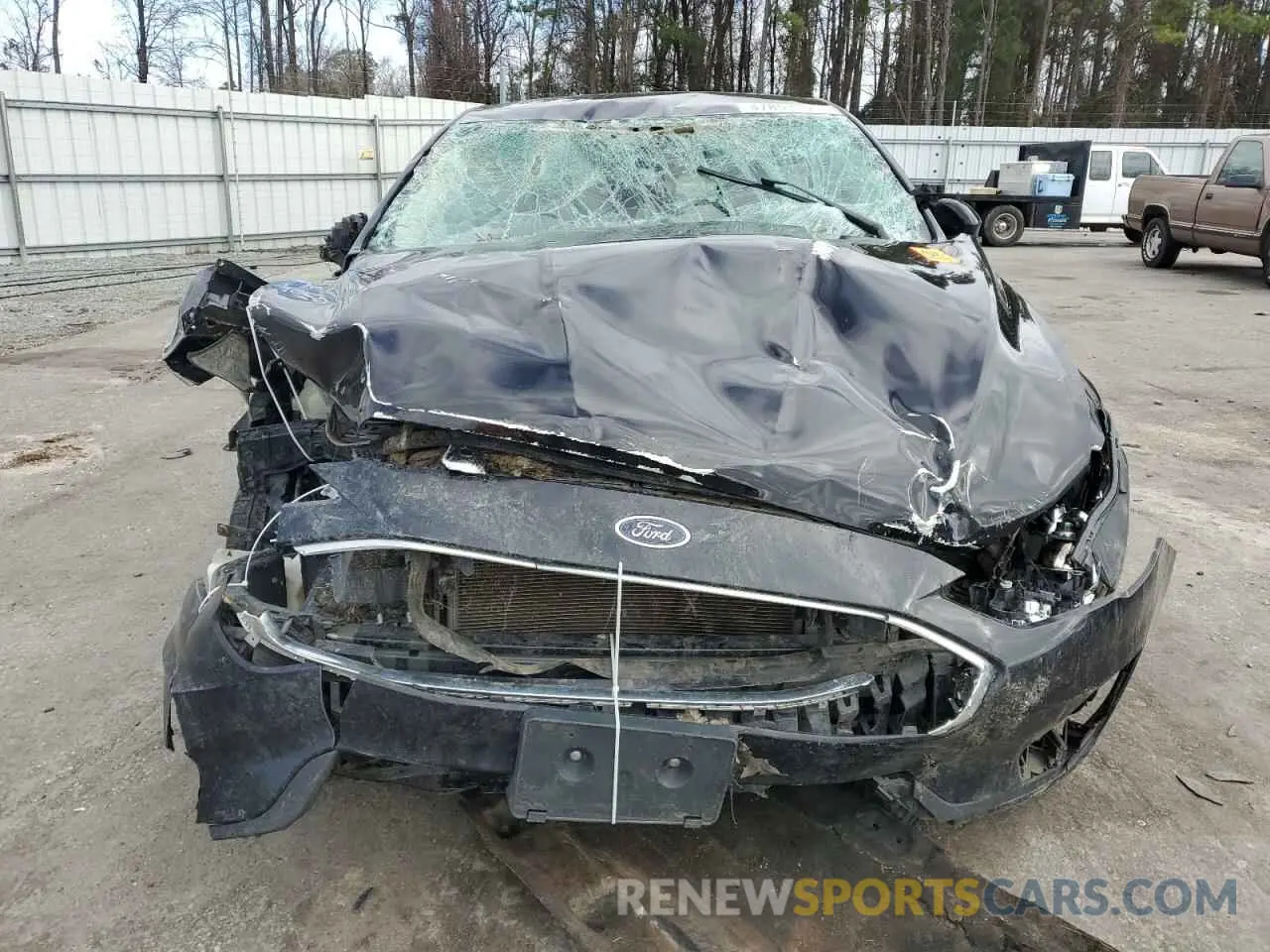 5 Photograph of a damaged car 3FA6P0H73LR176414 FORD FUSION 2020