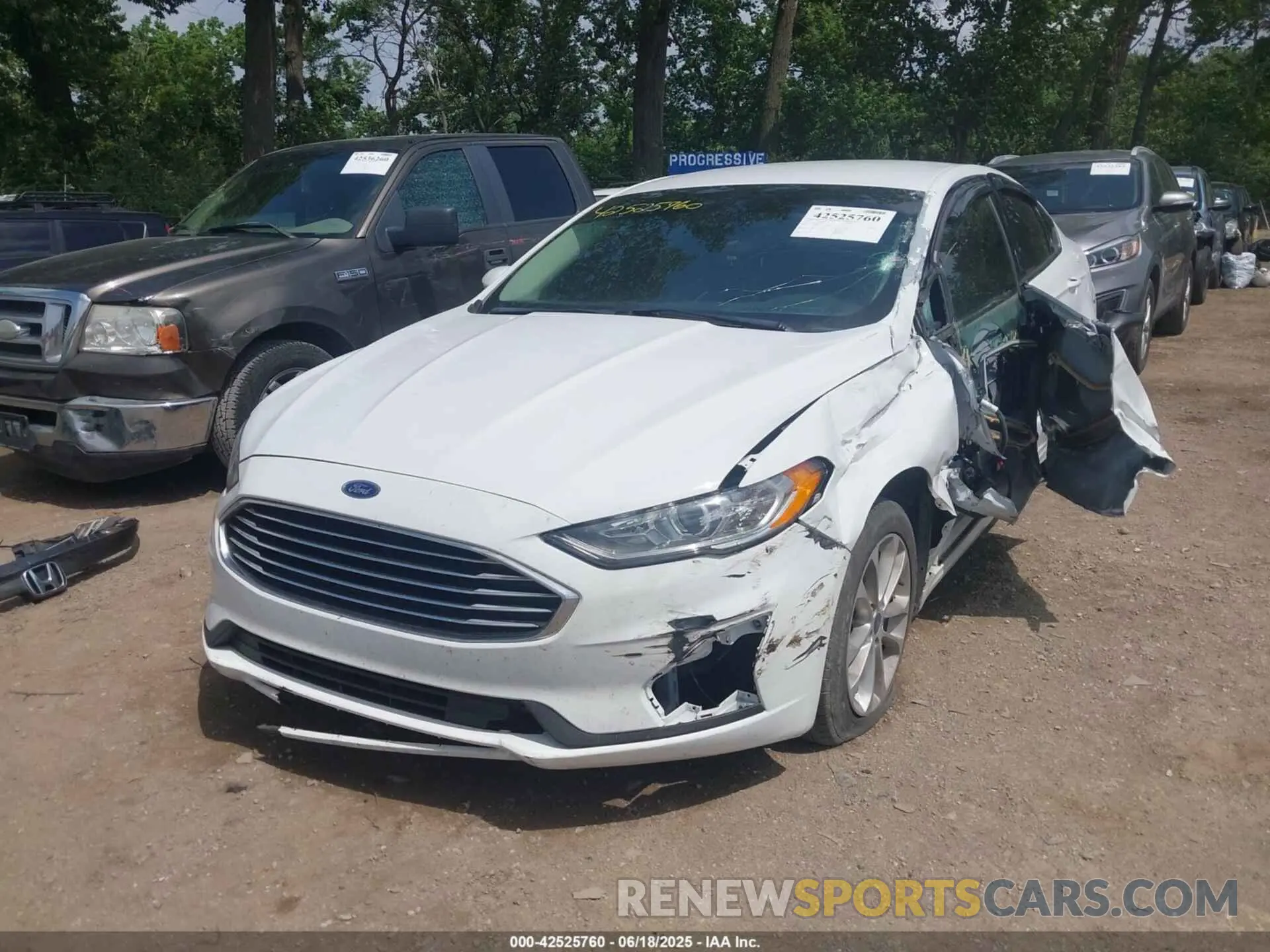 2 Photograph of a damaged car 3FA6P0H76LR155587 FORD FUSION 2020