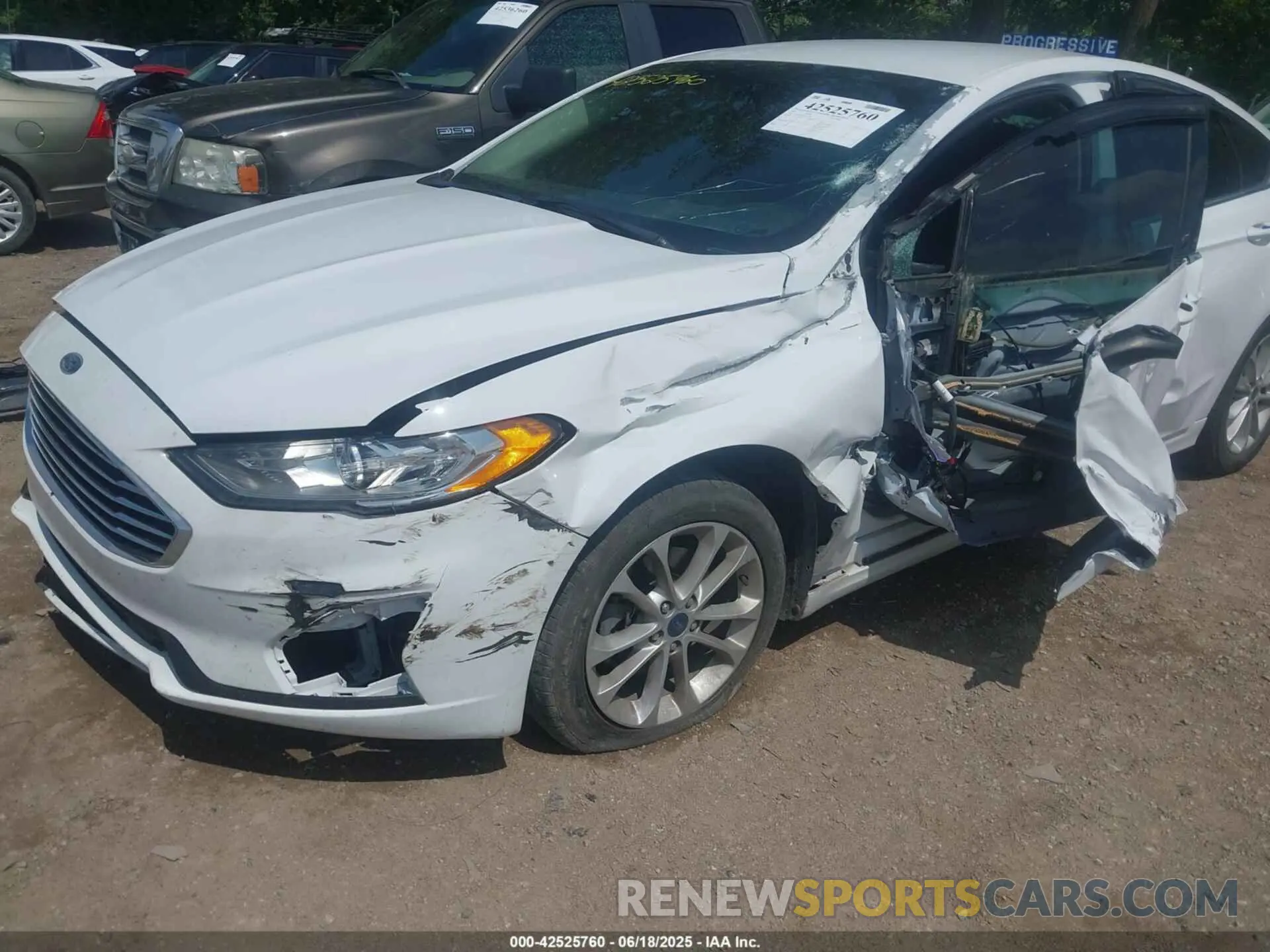 6 Photograph of a damaged car 3FA6P0H76LR155587 FORD FUSION 2020
