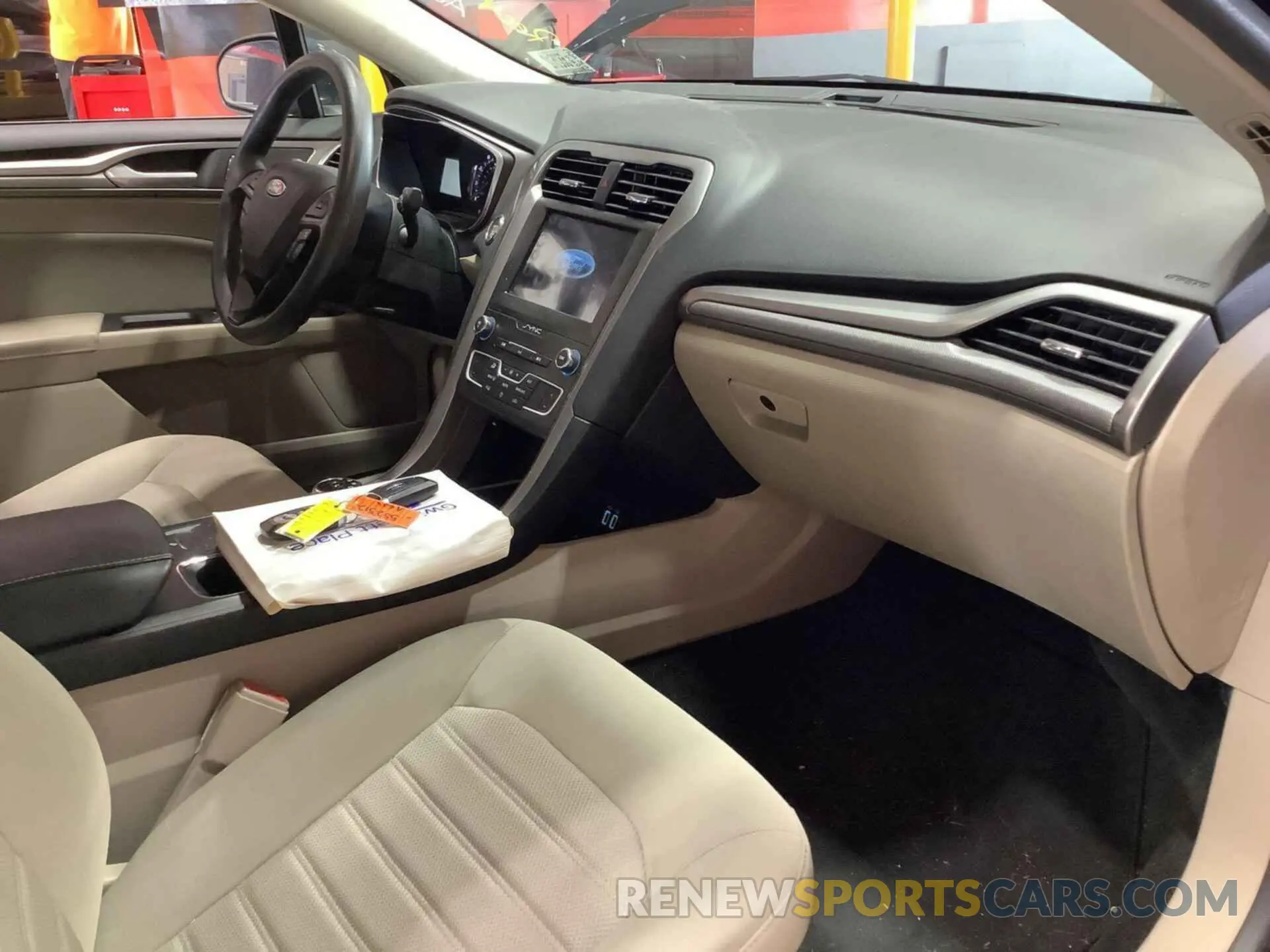 29 Фотография поврежденного автомобиля 3FA6P0H76LR177007 FORD FUSION 2020