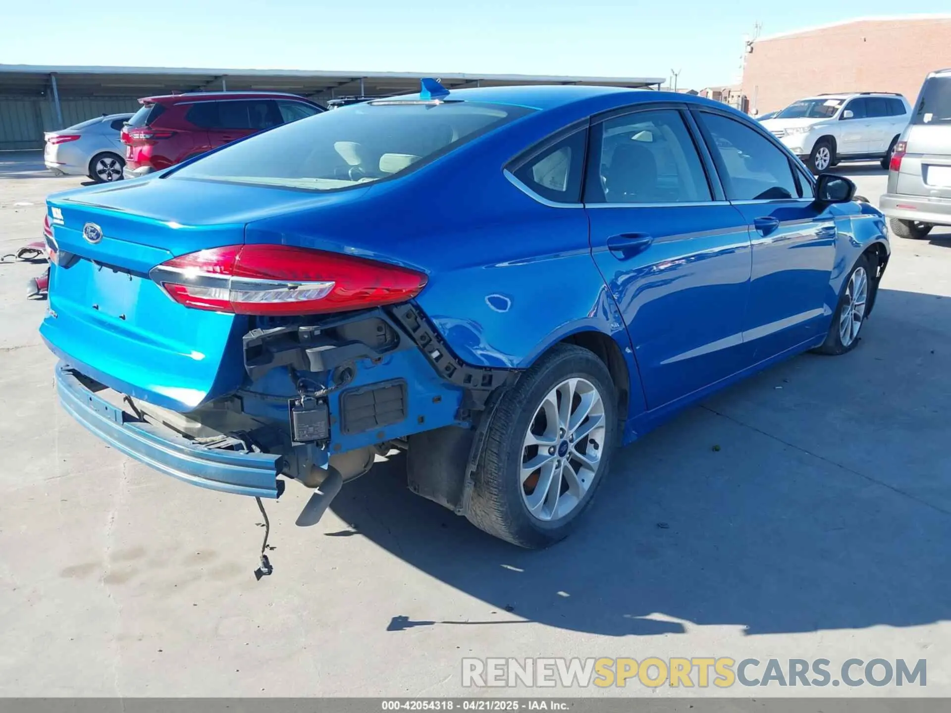 4 Photograph of a damaged car 3FA6P0H77LR153539 FORD FUSION 2020