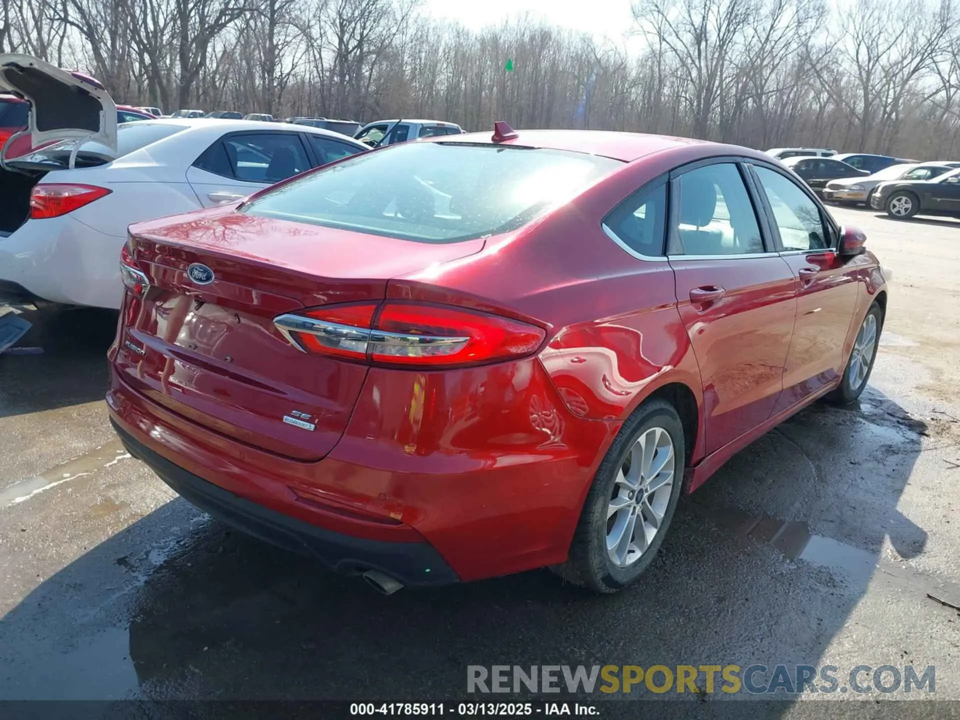 4 Photograph of a damaged car 3FA6P0HD0LR129556 FORD FUSION 2020