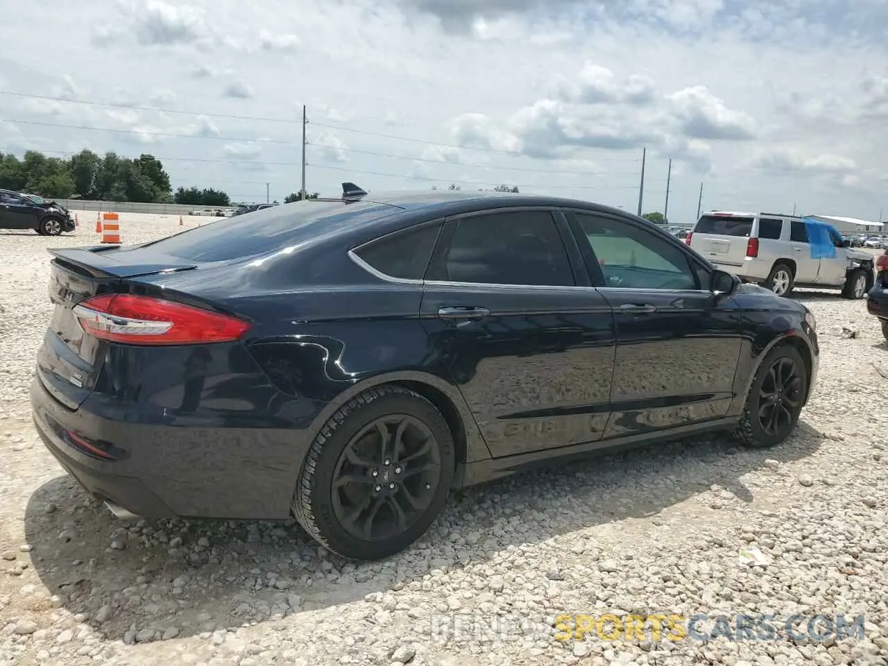 3 Фотография поврежденного автомобиля 3FA6P0HD0LR135664 FORD FUSION 2020