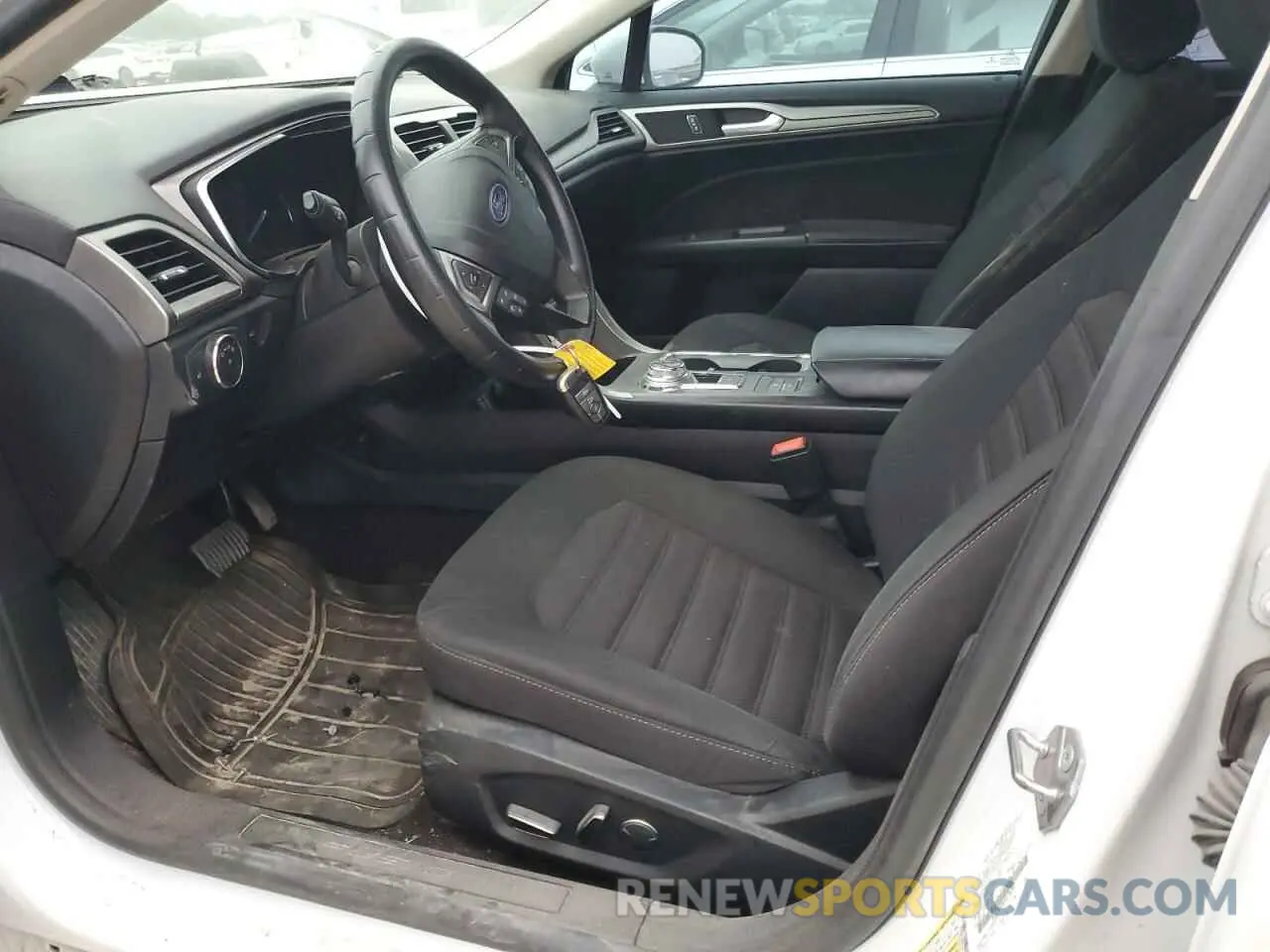 7 Фотография поврежденного автомобиля 3FA6P0HD0LR136202 FORD FUSION 2020