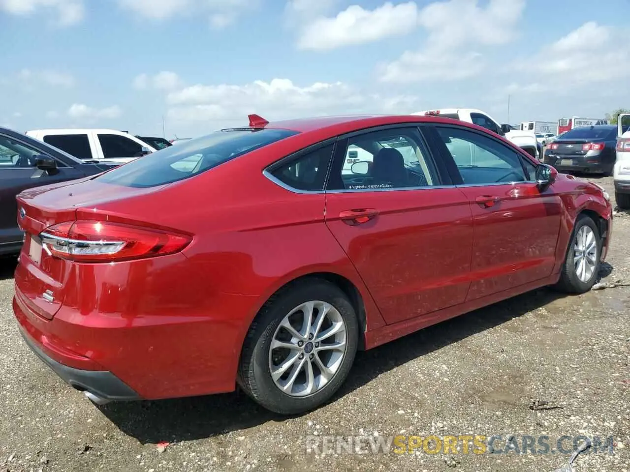 3 Фотография поврежденного автомобиля 3FA6P0HD0LR180779 FORD FUSION 2020