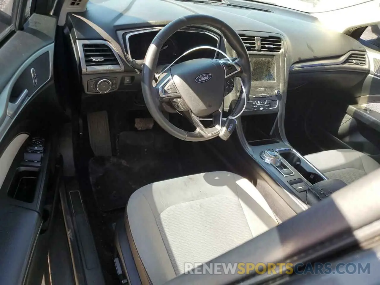 8 Фотография поврежденного автомобиля 3FA6P0HD1LR102737 FORD FUSION 2020