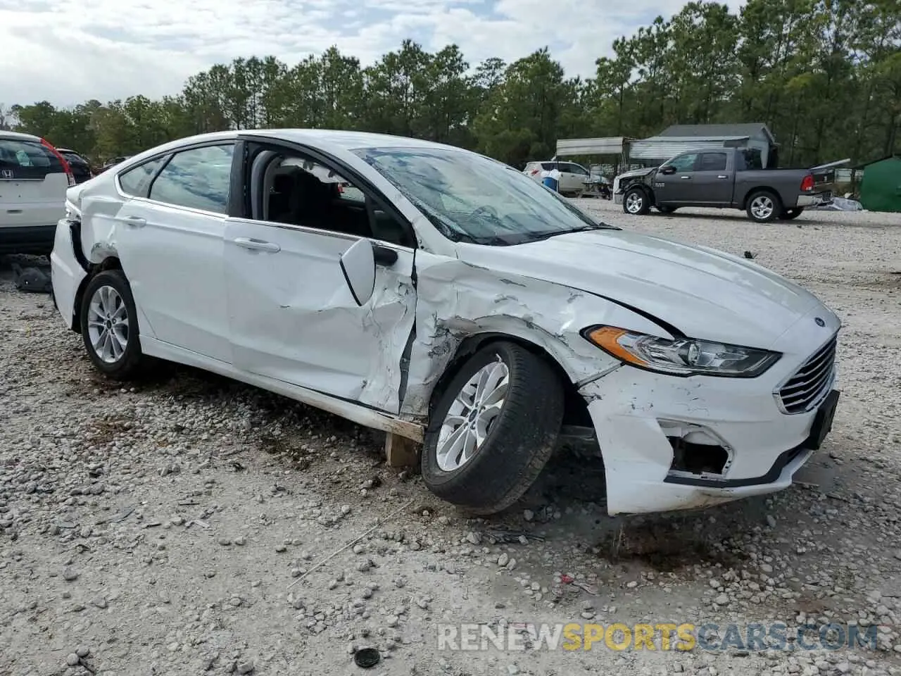 4 Photograph of a damaged car 3FA6P0HD1LR126407 FORD FUSION 2020