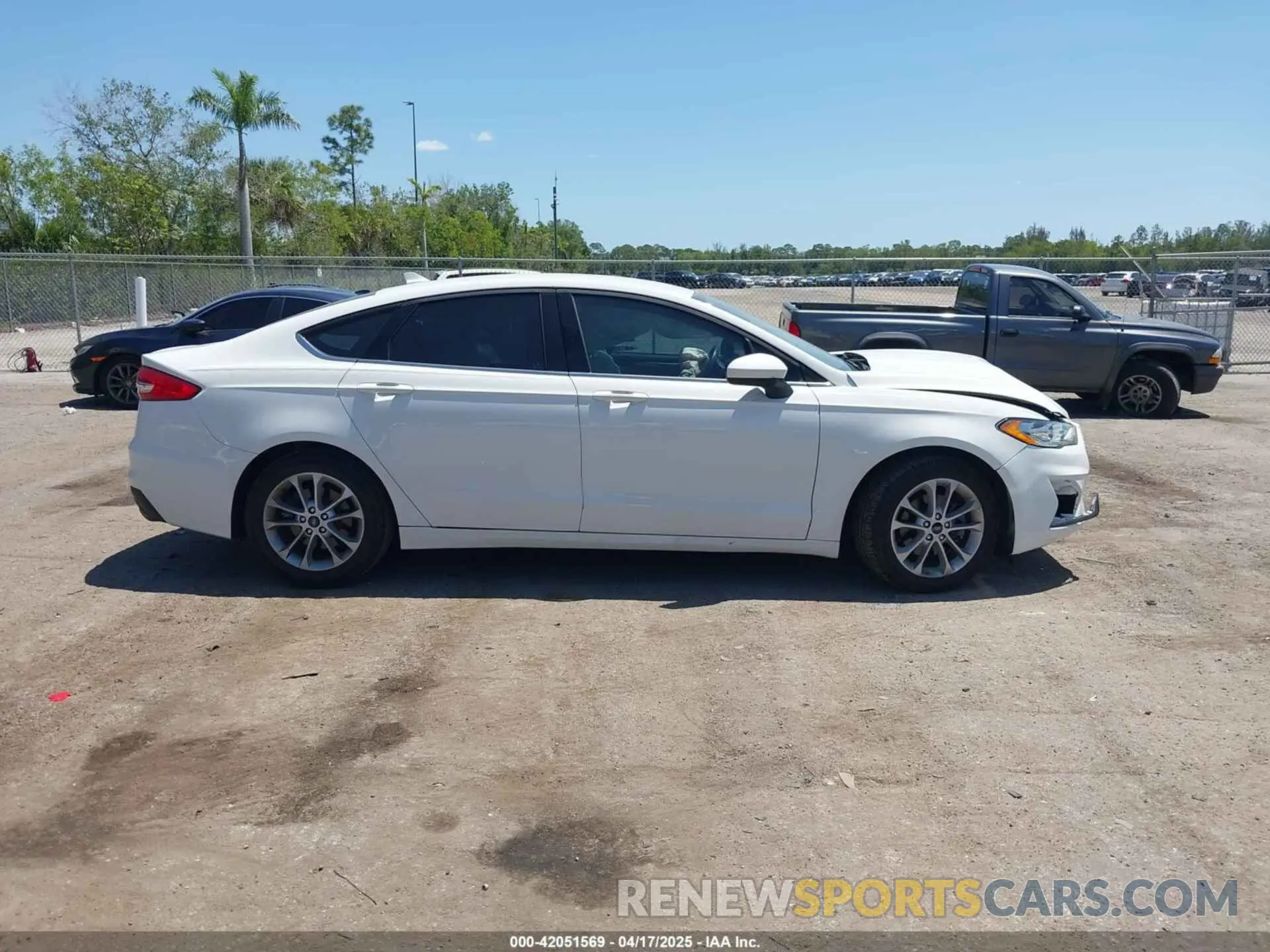 13 Фотография поврежденного автомобиля 3FA6P0HD1LR132613 FORD FUSION 2020