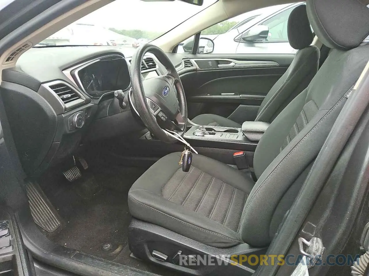 7 Фотография поврежденного автомобиля 3FA6P0HD1LR180984 FORD FUSION 2020