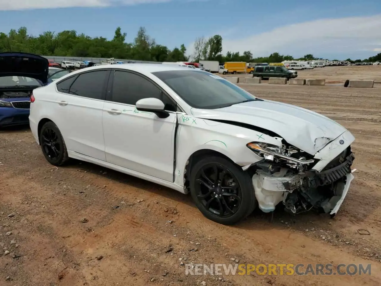 4 Фотография поврежденного автомобиля 3FA6P0HD1LR235062 FORD FUSION 2020