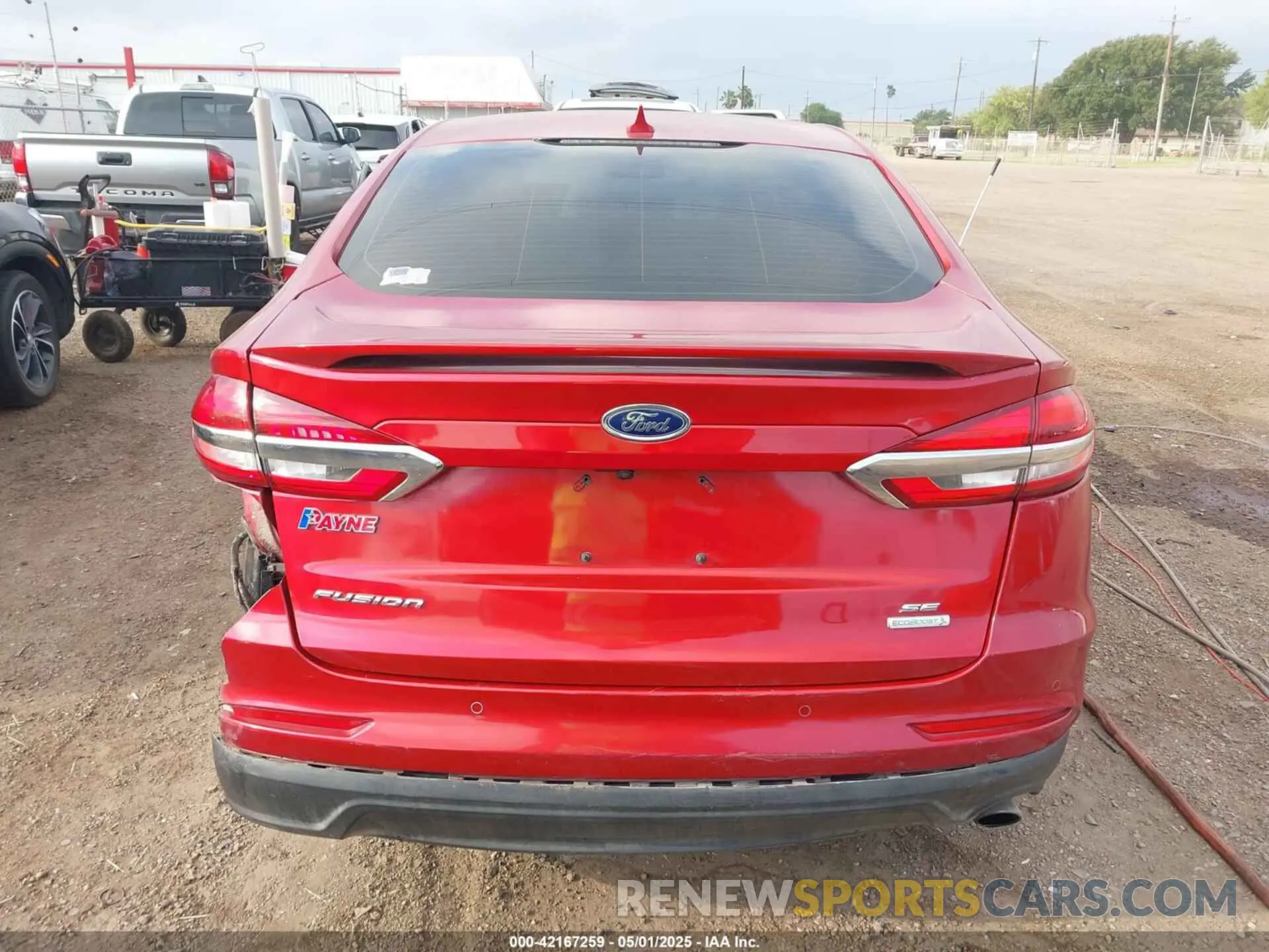 16 Photograph of a damaged car 3FA6P0HD1LR246496 FORD FUSION 2020