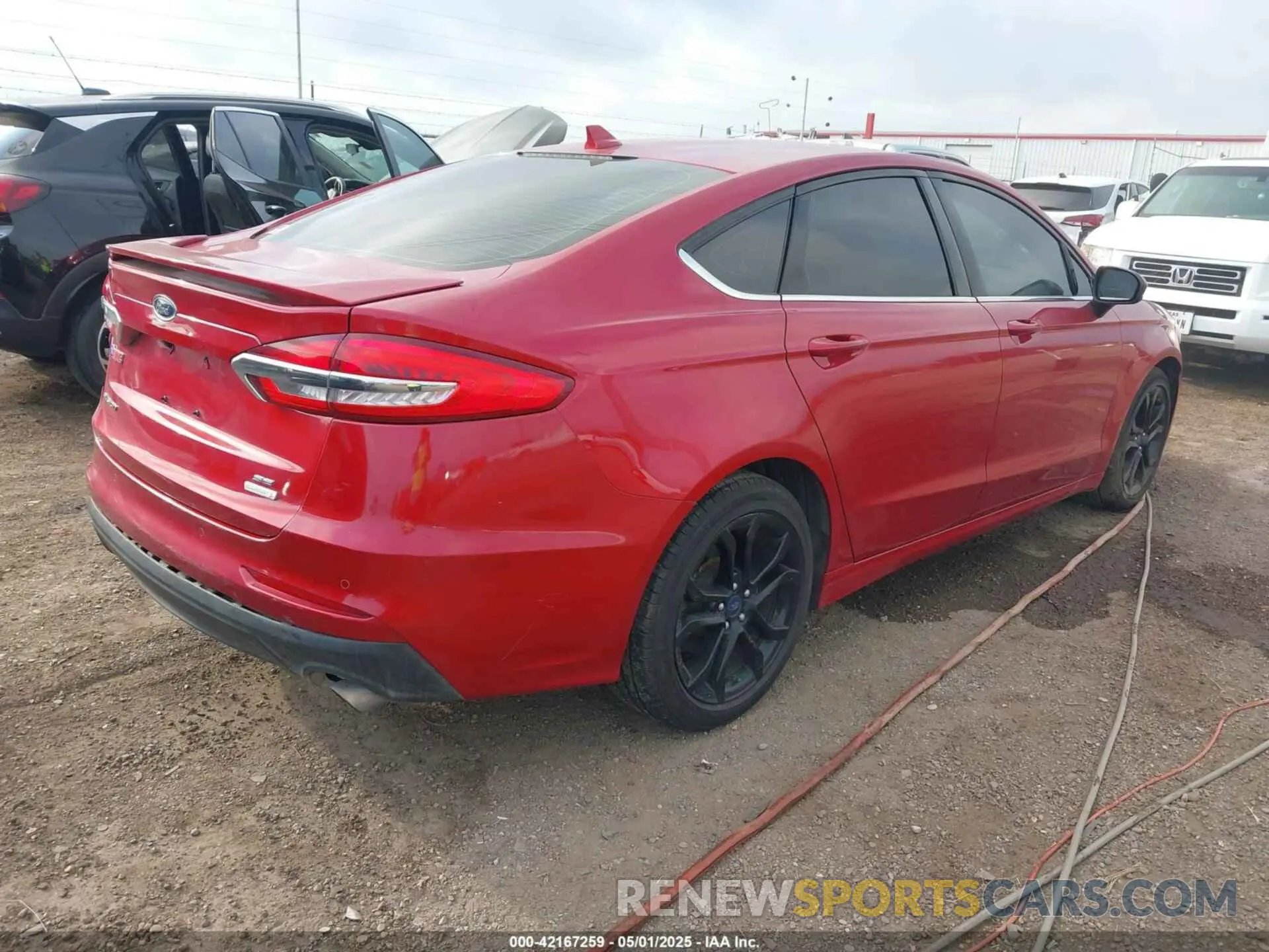 4 Photograph of a damaged car 3FA6P0HD1LR246496 FORD FUSION 2020