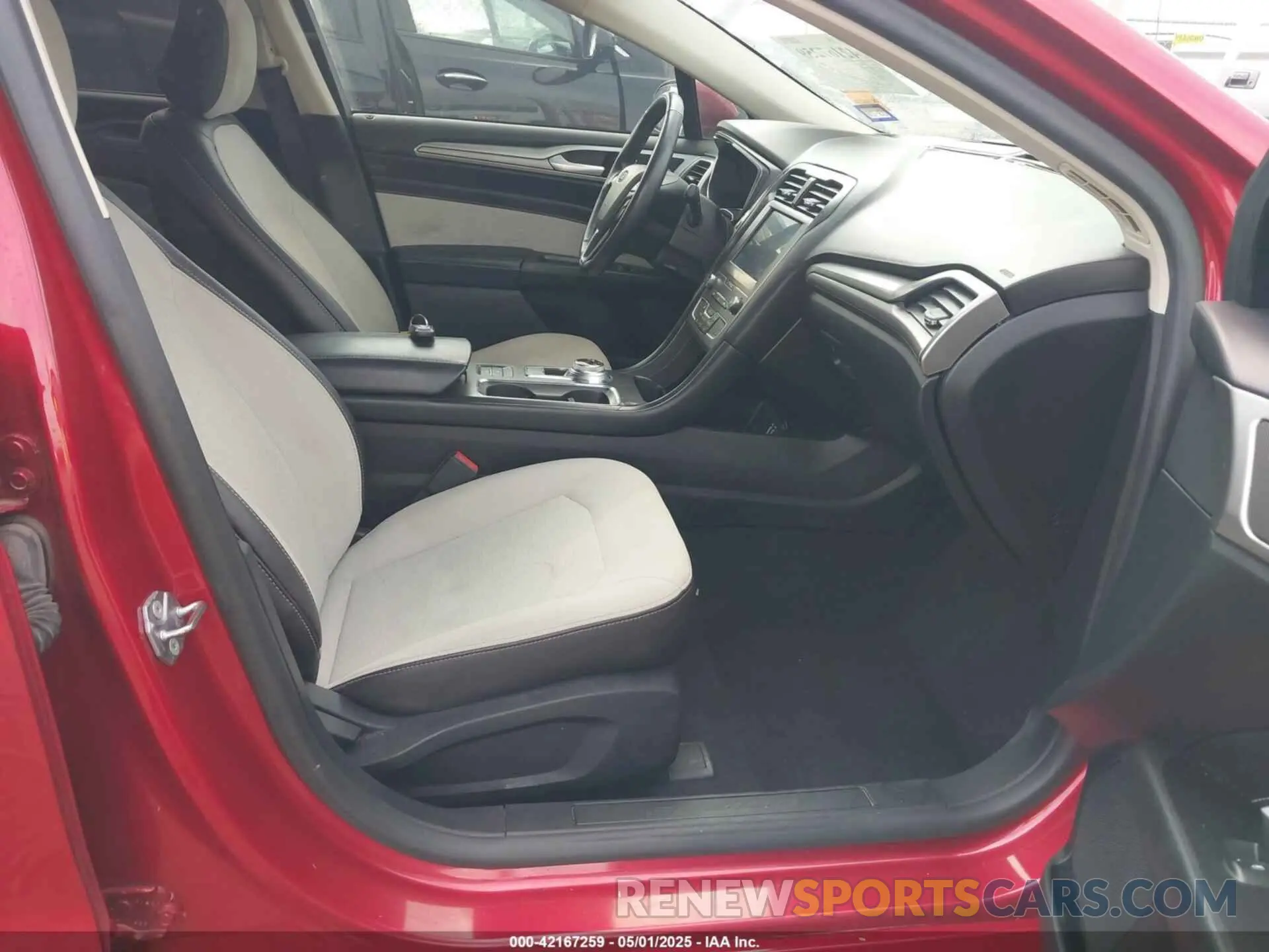 5 Photograph of a damaged car 3FA6P0HD1LR246496 FORD FUSION 2020