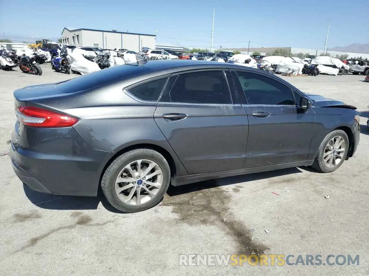 3 Фотография поврежденного автомобиля 3FA6P0HD2LR135827 FORD FUSION 2020
