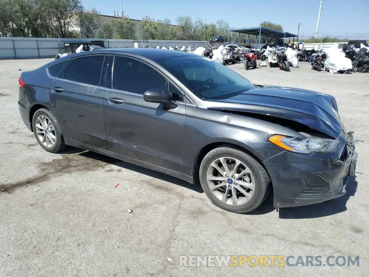 4 Фотография поврежденного автомобиля 3FA6P0HD2LR135827 FORD FUSION 2020