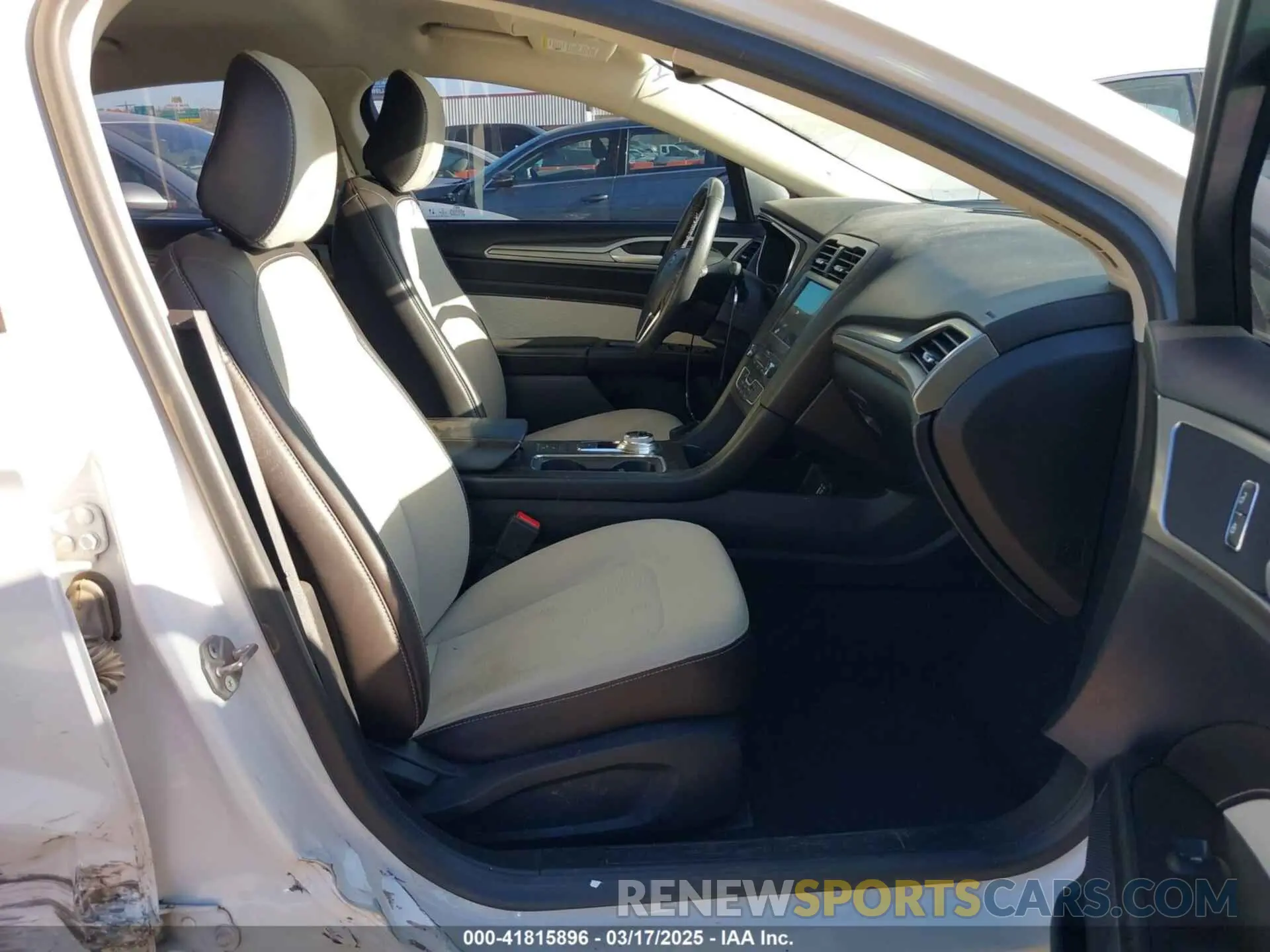5 Photograph of a damaged car 3FA6P0HD2LR230033 FORD FUSION 2020