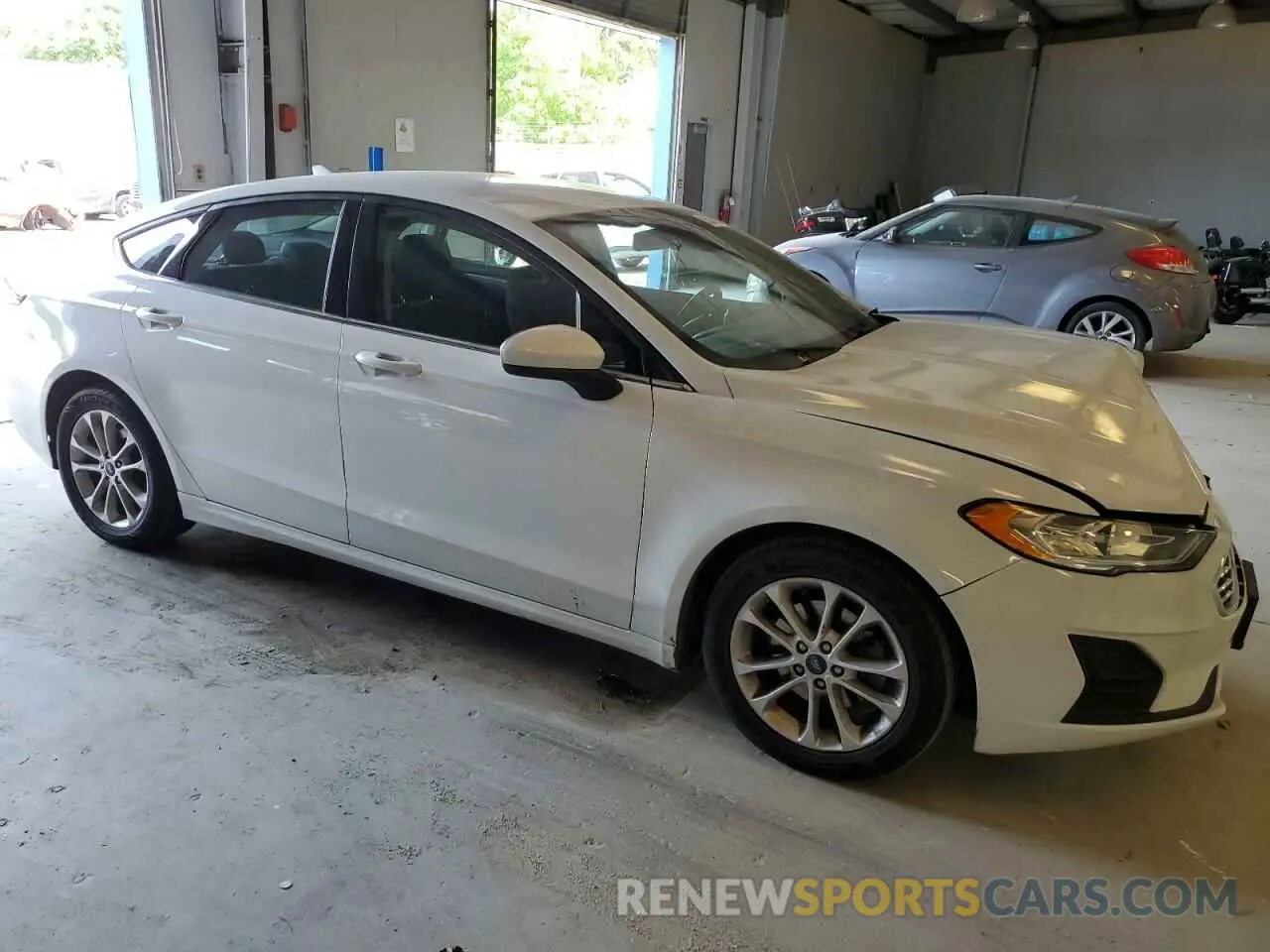 4 Photograph of a damaged car 3FA6P0HD3LR122908 FORD FUSION 2020