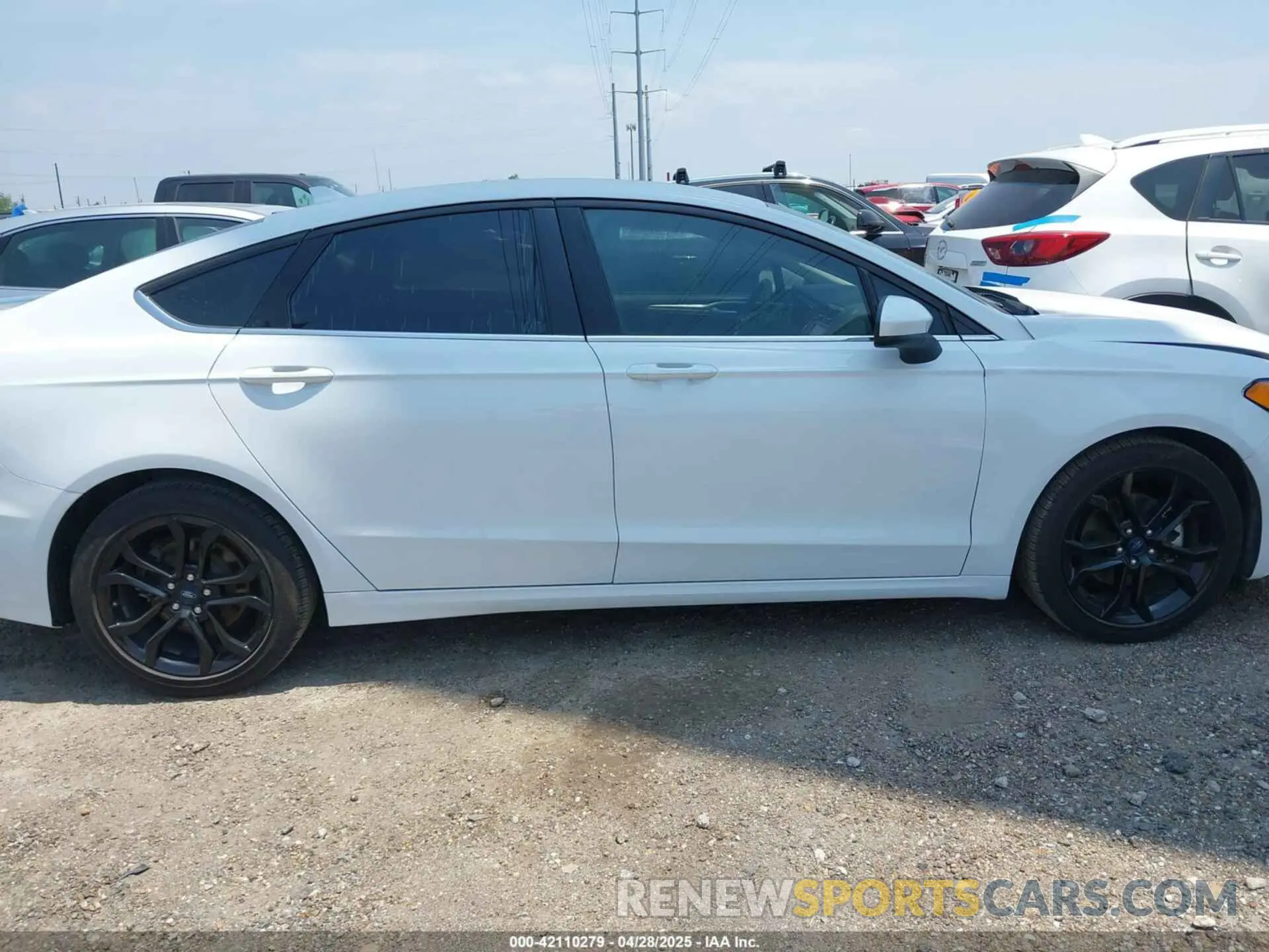 14 Photograph of a damaged car 3FA6P0HD3LR126389 FORD FUSION 2020