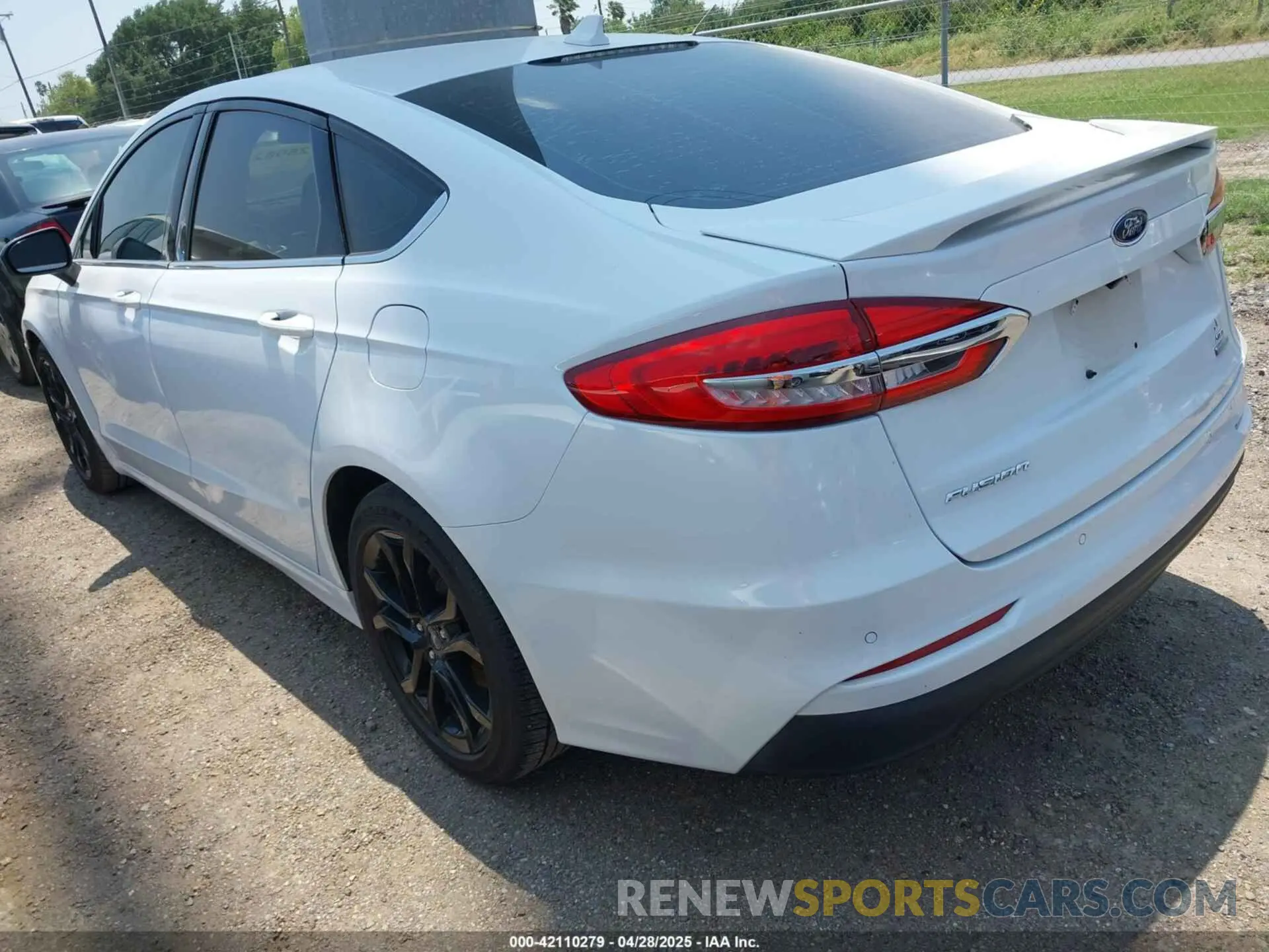 3 Photograph of a damaged car 3FA6P0HD3LR126389 FORD FUSION 2020