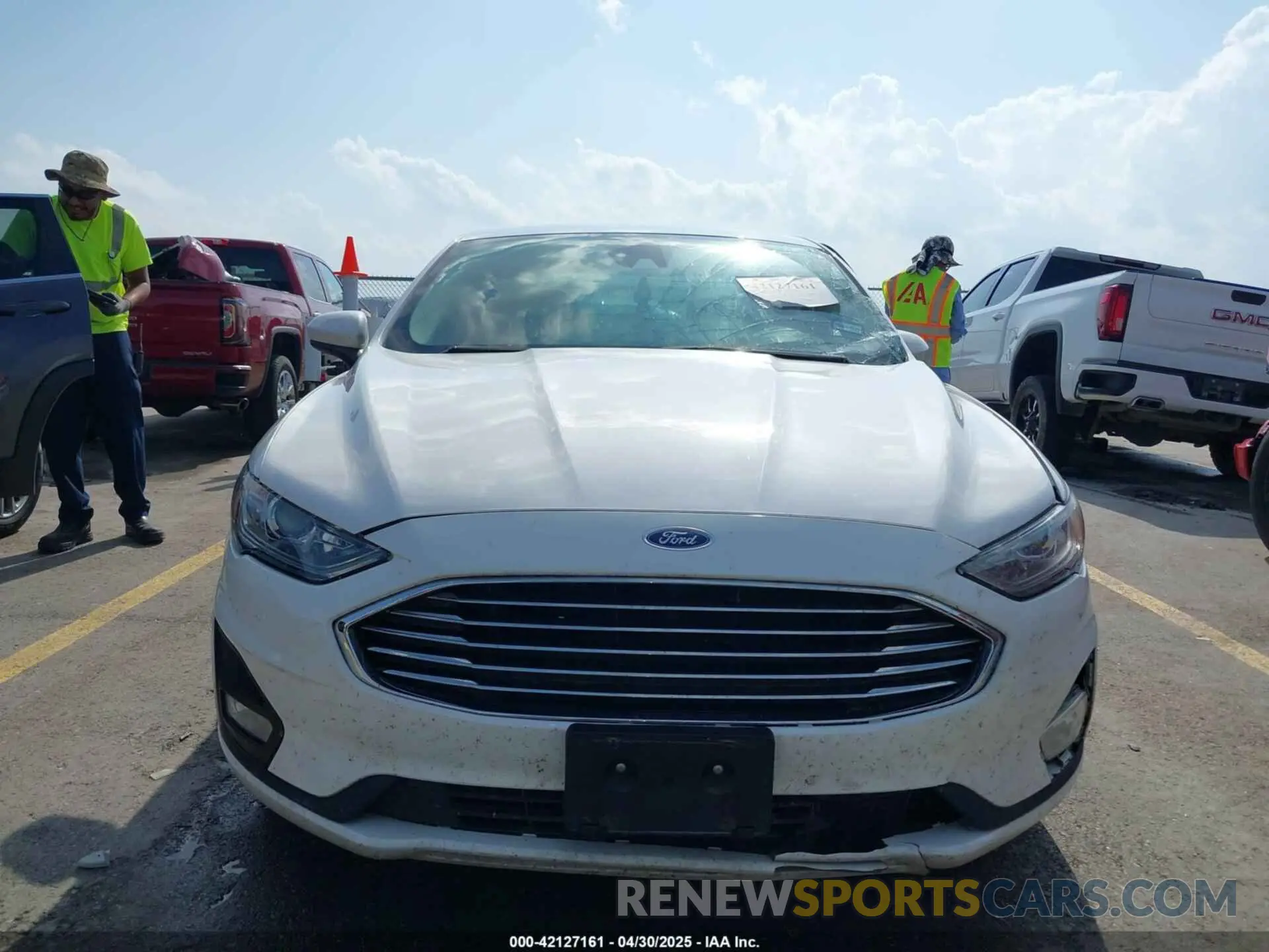 12 Photograph of a damaged car 3FA6P0HD3LR161093 FORD FUSION 2020