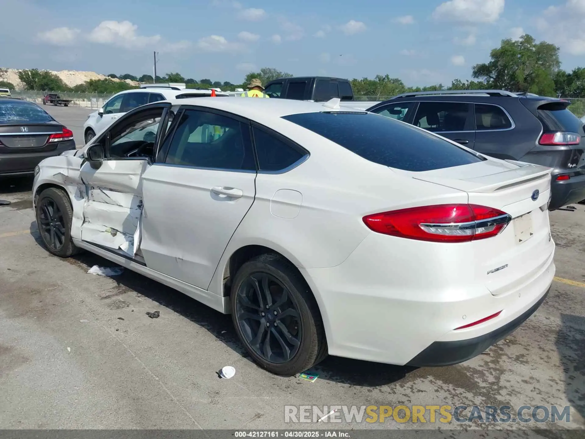 3 Photograph of a damaged car 3FA6P0HD3LR161093 FORD FUSION 2020