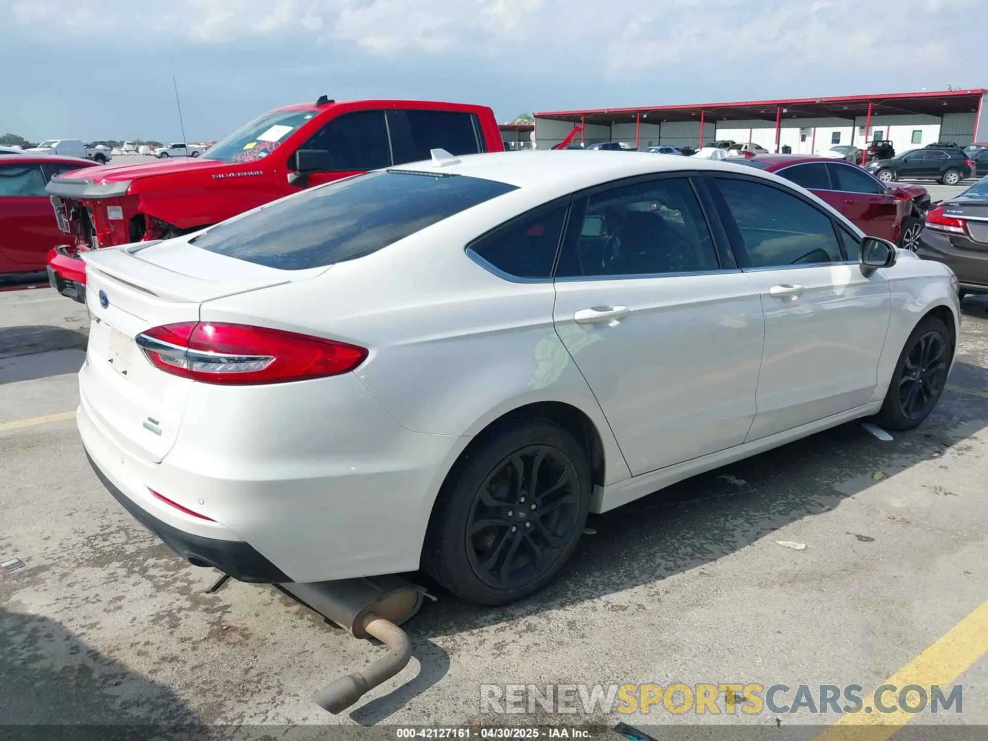 4 Photograph of a damaged car 3FA6P0HD3LR161093 FORD FUSION 2020