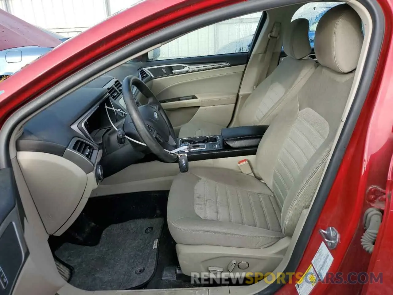 7 Photograph of a damaged car 3FA6P0HD3LR163880 FORD FUSION 2020