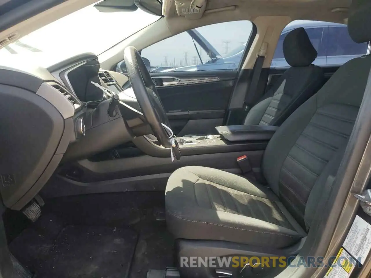 7 Фотография поврежденного автомобиля 3FA6P0HD3LR185507 FORD FUSION 2020