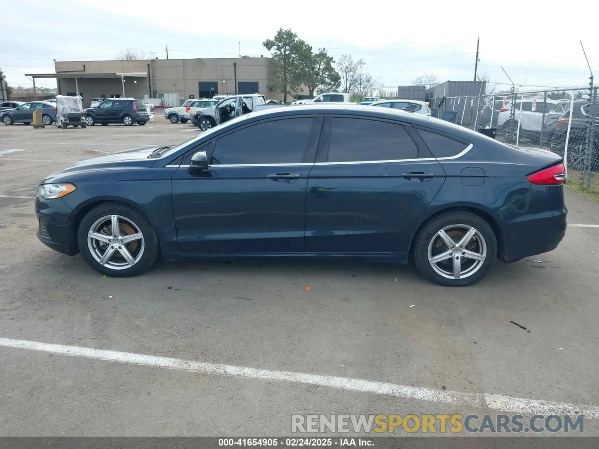 14 Photograph of a damaged car 3FA6P0HD3LR221714 FORD FUSION 2020