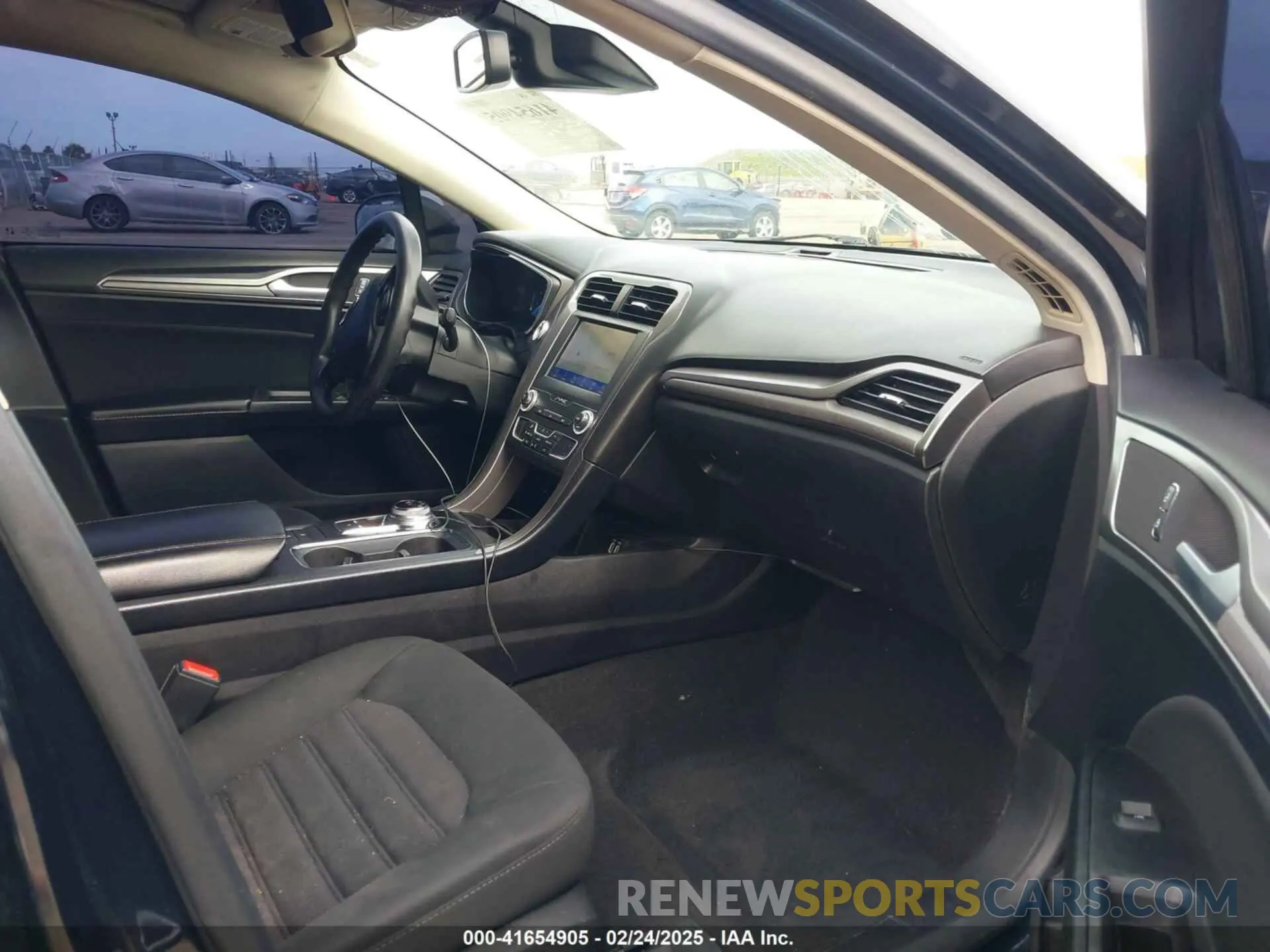 5 Photograph of a damaged car 3FA6P0HD3LR221714 FORD FUSION 2020