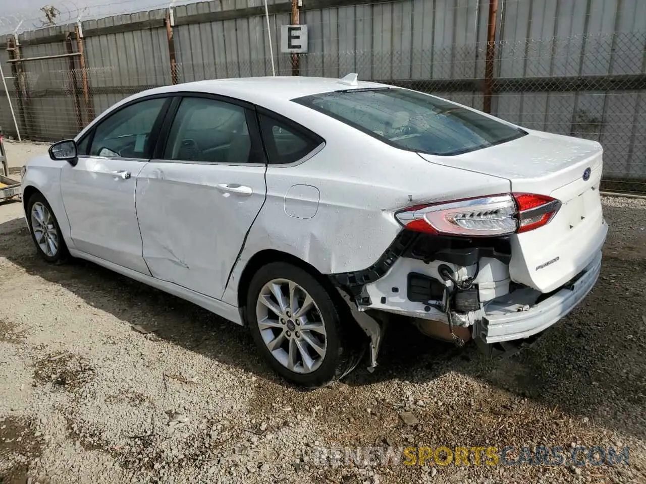 2 Фотография поврежденного автомобиля 3FA6P0HD3LR247102 FORD FUSION 2020