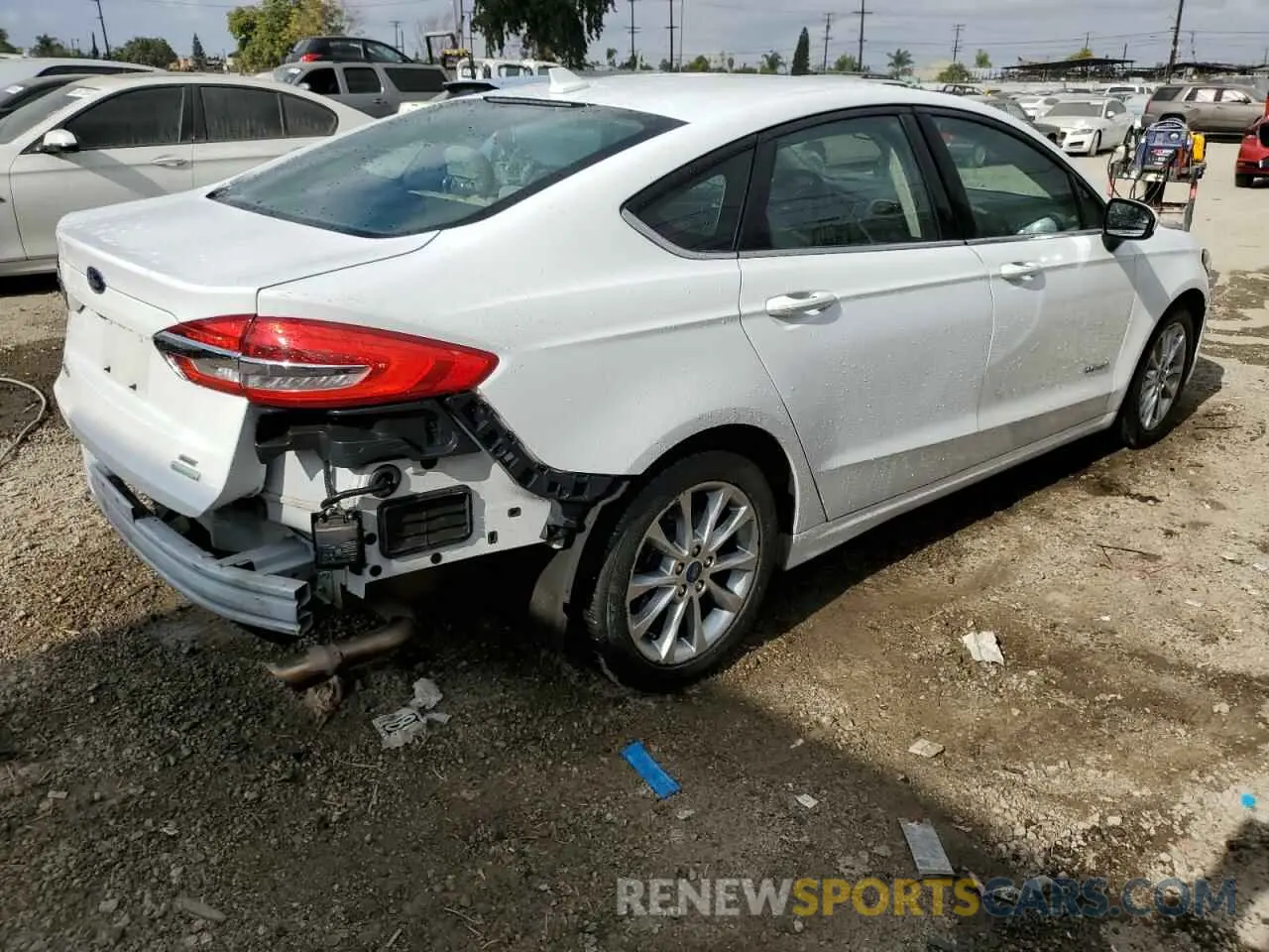 3 Фотография поврежденного автомобиля 3FA6P0HD3LR247102 FORD FUSION 2020